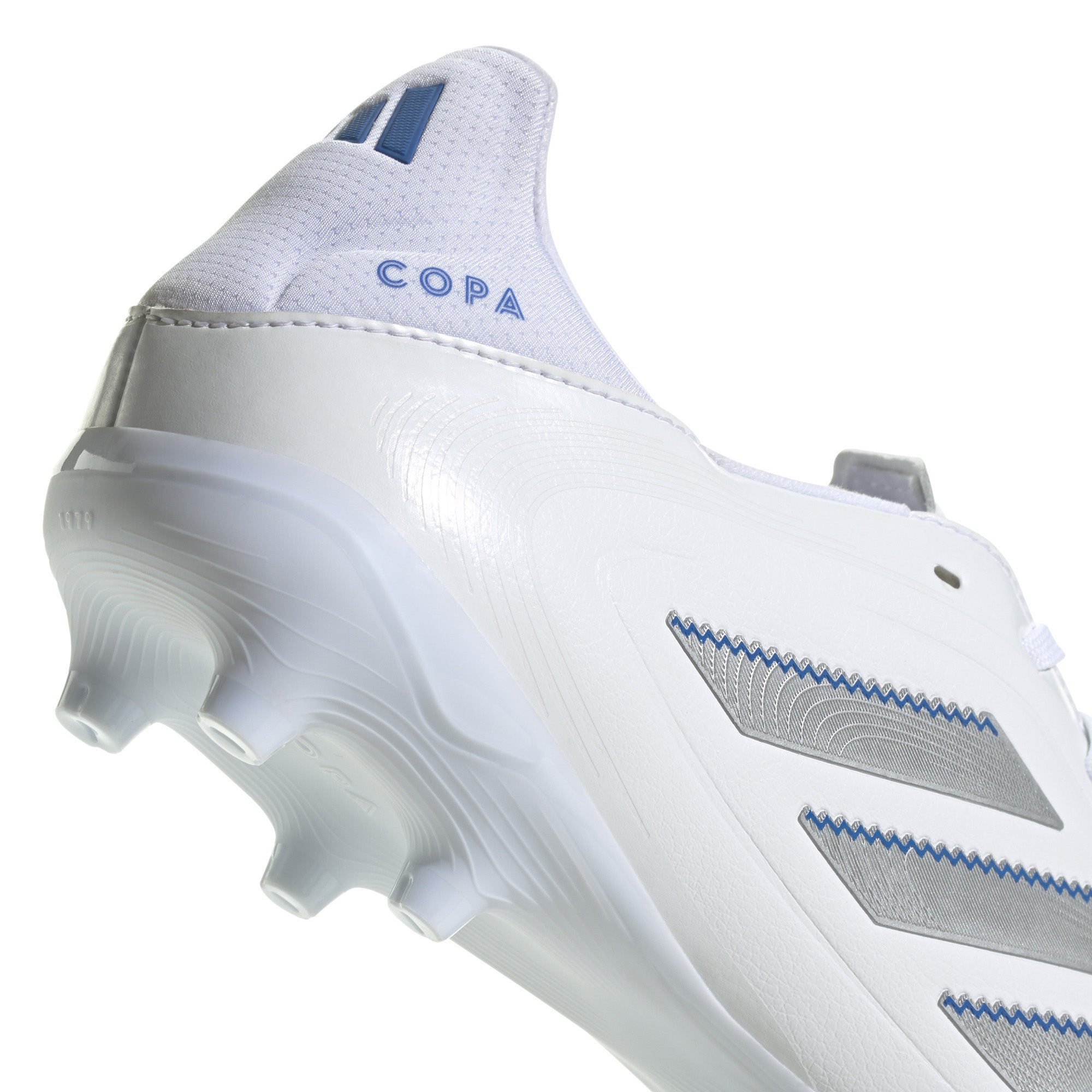 Nike Copa Pure III League FG/MG Soccer Cleats - Lightweight Football Shoes for Men, Firm Ground & Multi-Ground Surface - Perfect for Training, Matches, and Competitive Play