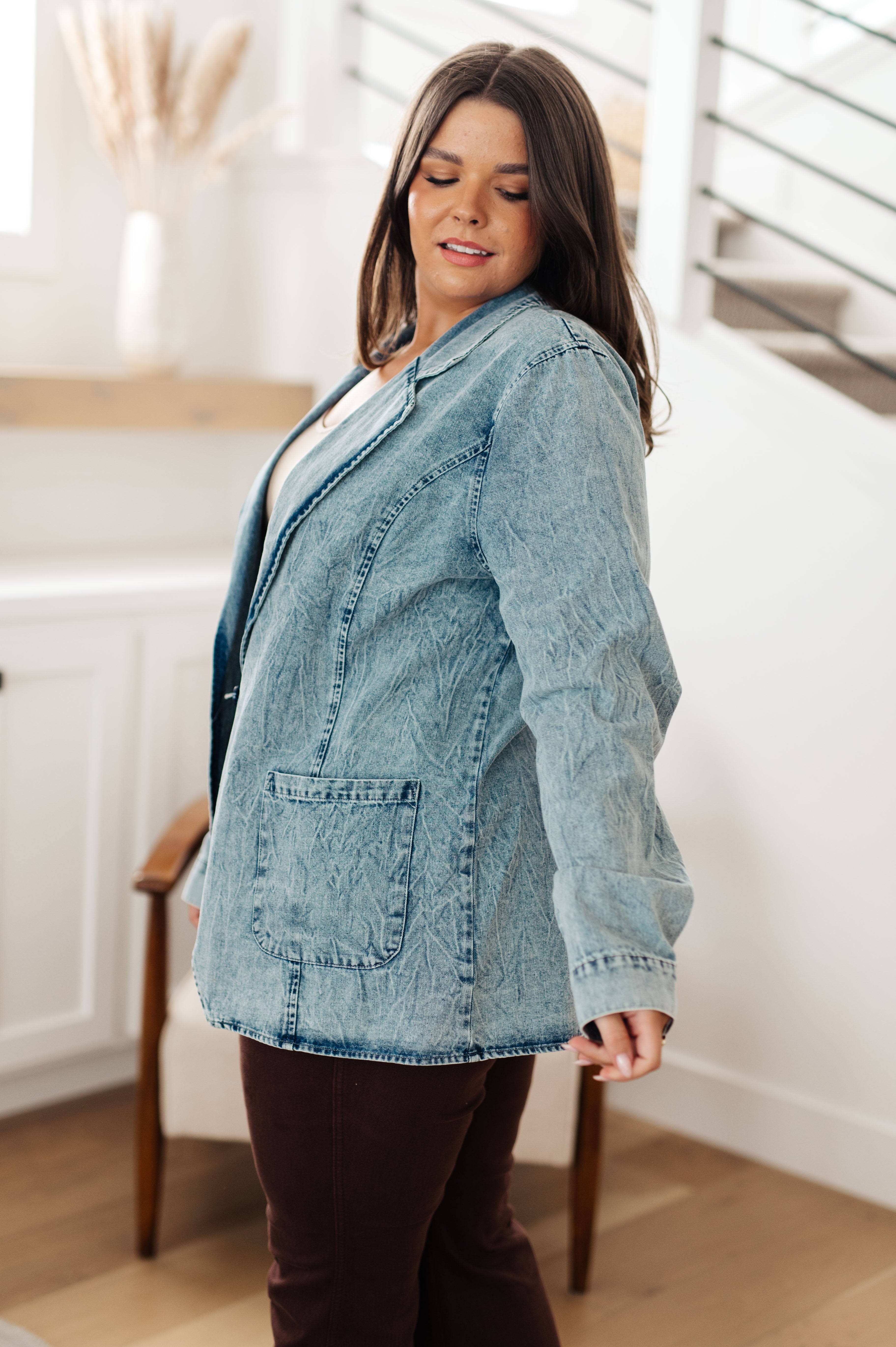 Stylish Business Brunch Denim Blazer for Women - Professional & Casual Office Wear - Perfect for Work Meetings, Lunch Dates & Smart Casual Outfits