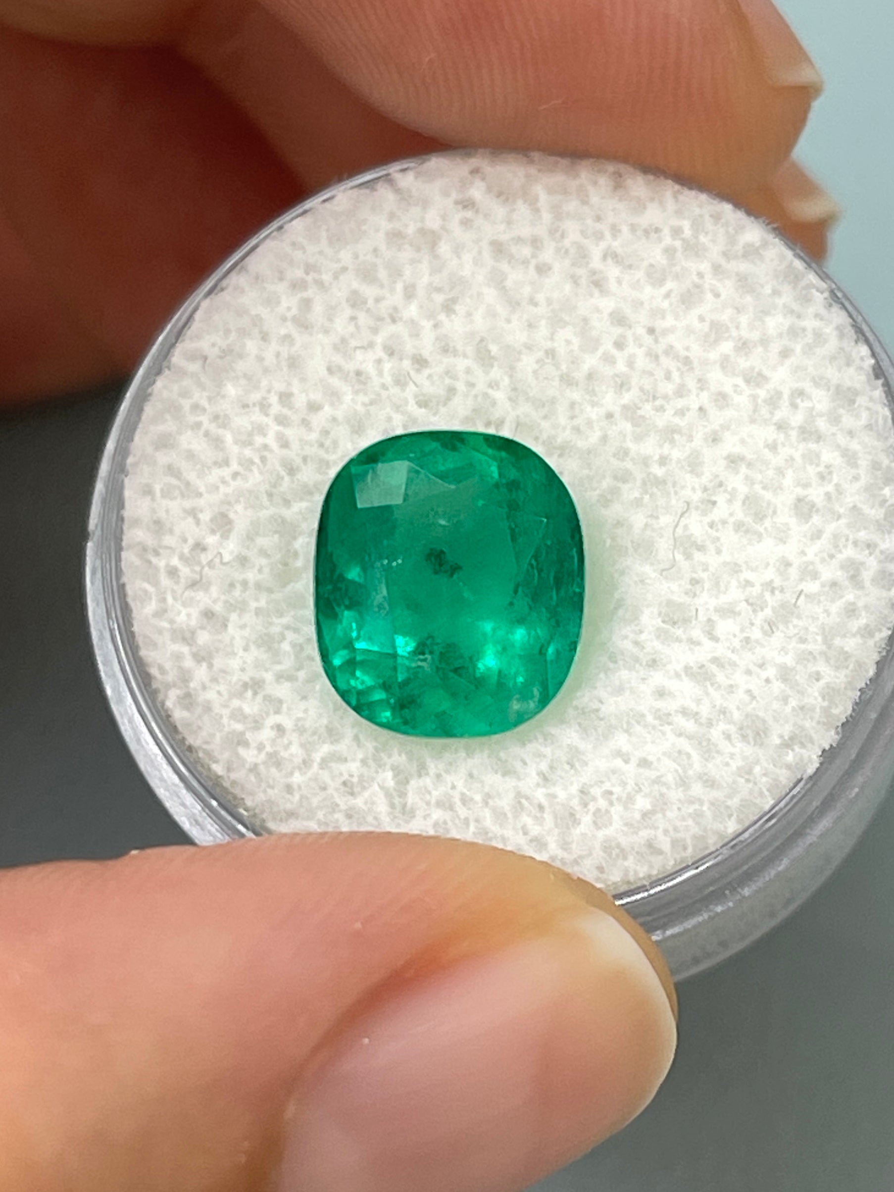 4.37 Carat Natural Colombian Emerald - 10.5x9mm Cushion Cut Loose Gemstone, Deep Green with Unique Freckles | Perfect for Engagement Rings, Fine Jewelry & Collector's Pieces