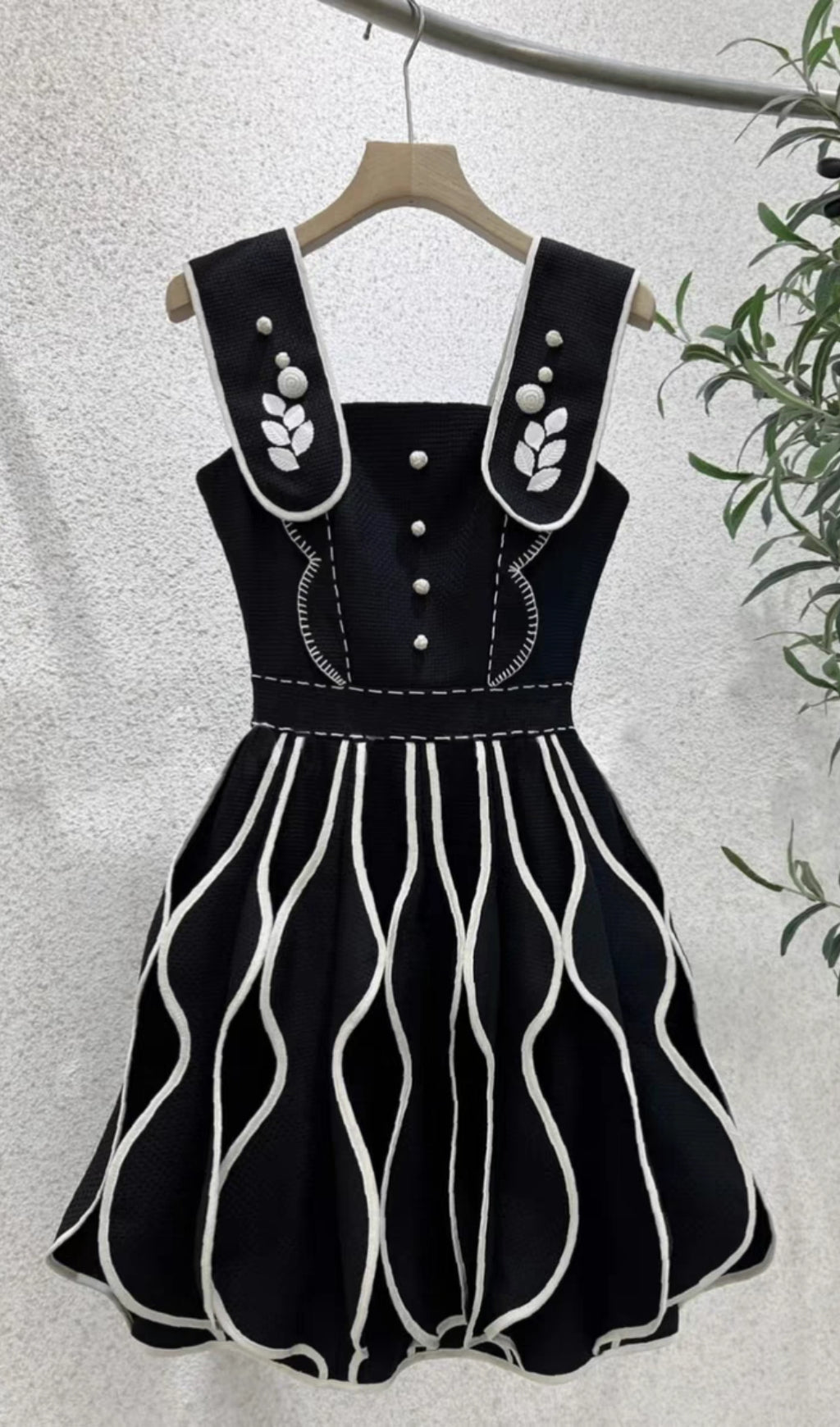 3D Flower Bud Mini Dress in Black - Elegant Bodycon Party Dress for Women, Perfect for Night Out, Club, and Special Occasions