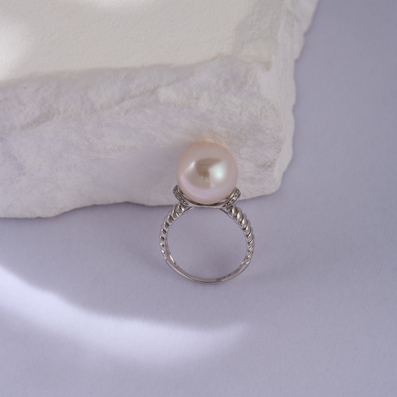 18K Gold Edison Pearl Ring KR00110 - Elegant Pearl Jewelry for Women, Perfect for Weddings, Anniversaries & Special Occasions