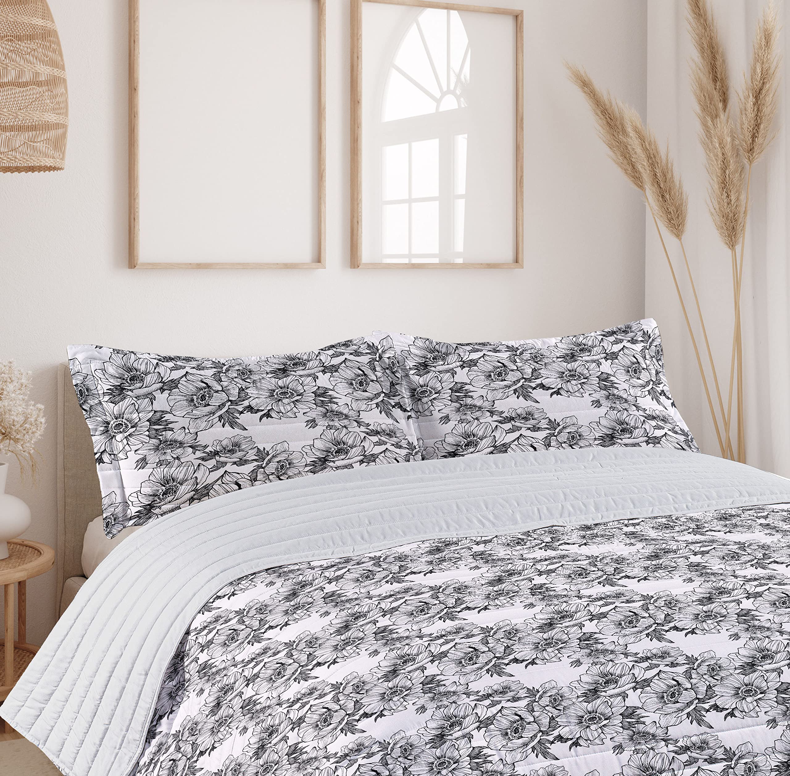 Ambesonne Floral Microfiber Bedspread Set - Botanical Theme Hand-Drawn Blossom Design, Soft King Size Bedding with Pillow Shams & Comforter in Charcoal Grey & White | Perfect for Master Bedroom, Guest Room & Cozy Home Decor