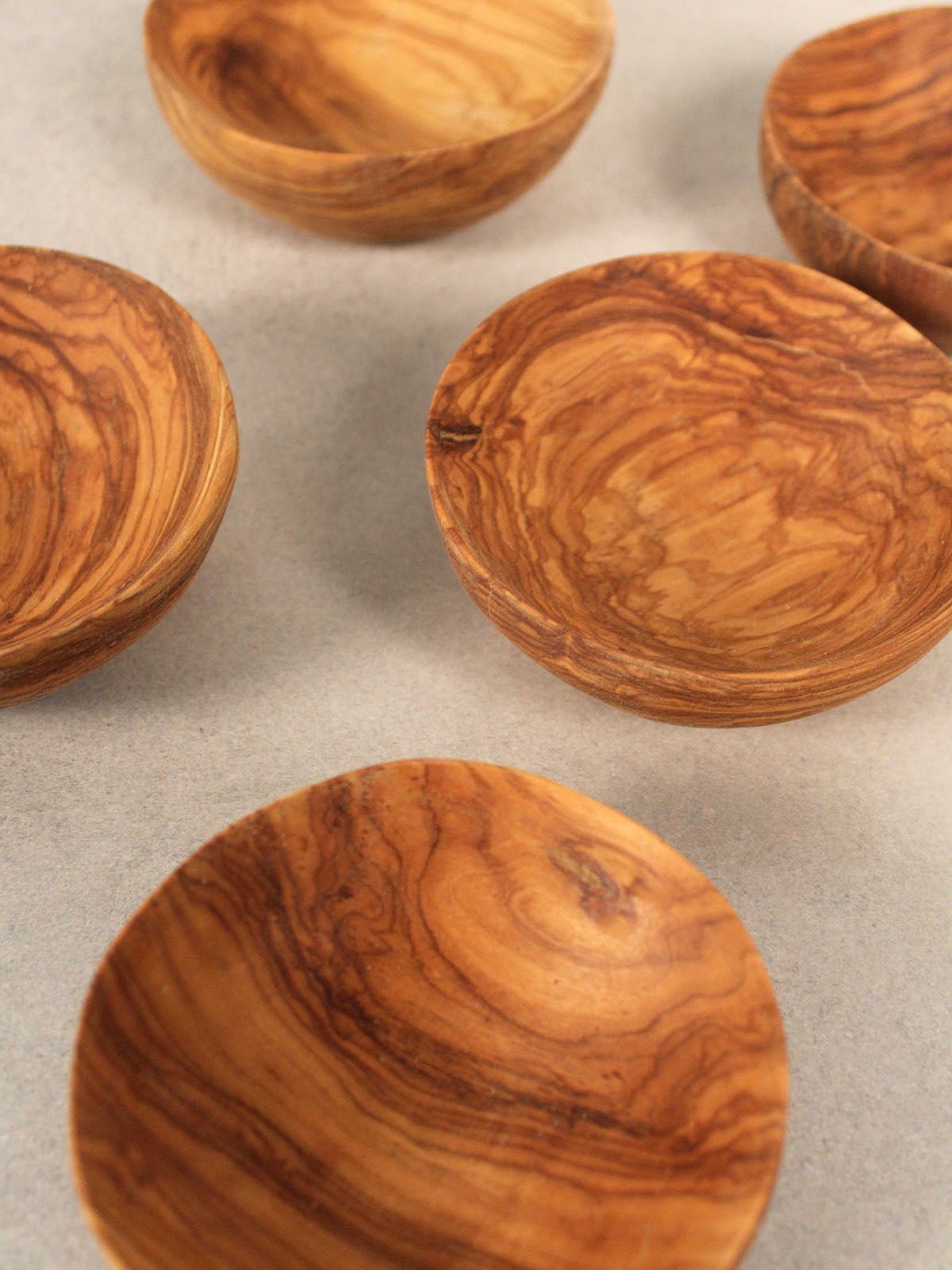 Premium Olive Wood Bowl - Handcrafted Natural Wood Serving Bowl for Salads, Fruits & Snacks - Perfect for Kitchen, Dining & Party Use