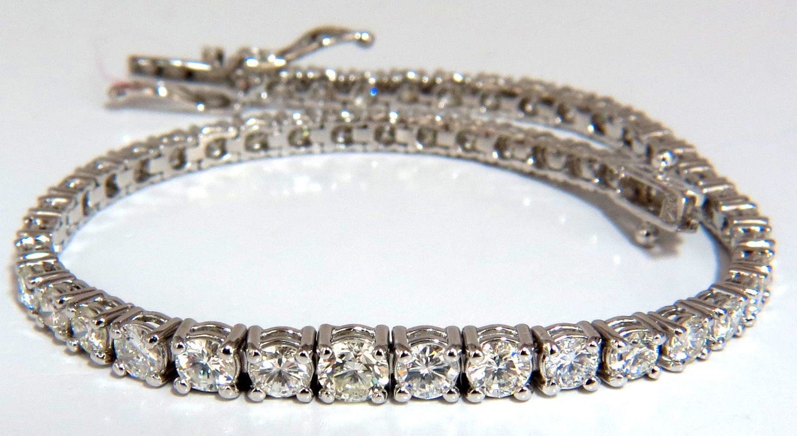 4.26 Carat Natural Diamond Graduated Tennis Bracelet in 18K White Gold (F-G Color, VS Clarity) - Perfect for Weddings, Anniversaries & Special Occasions