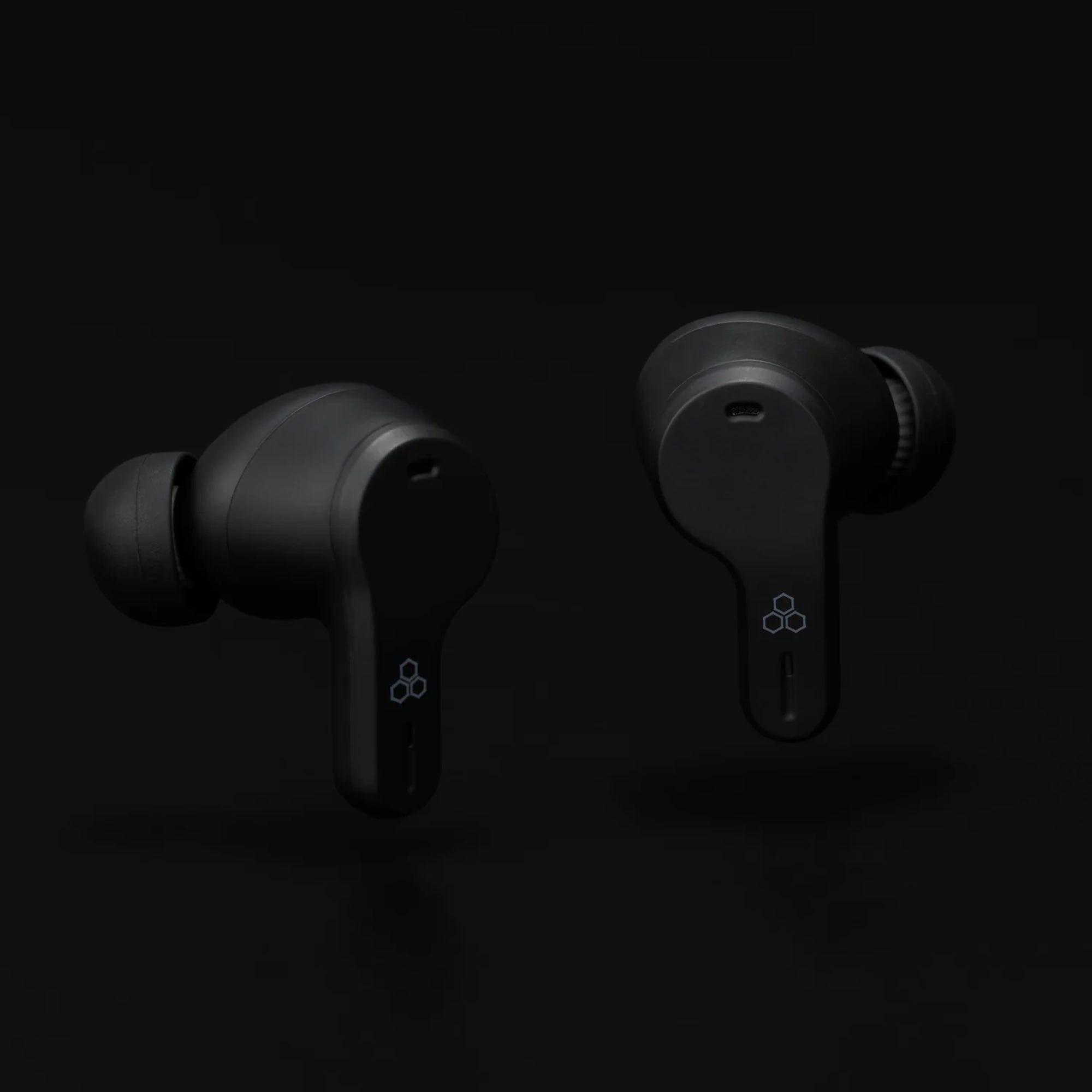 Final VR3000 Wireless In-Ear Monitors with Bluetooth 5.2, Hi-Res Audio & Noise Isolation - Perfect for Gaming, Workouts & Commuting