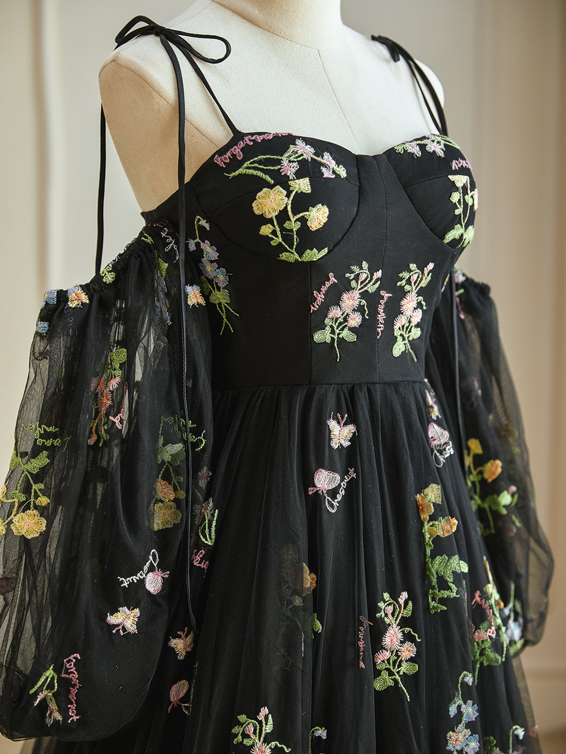 Elegant A-Line Sweetheart Neck Tulle Lace Black Long Prom Evening Dress for Women - Perfect for Formal Dances, Weddings & Special Occasions