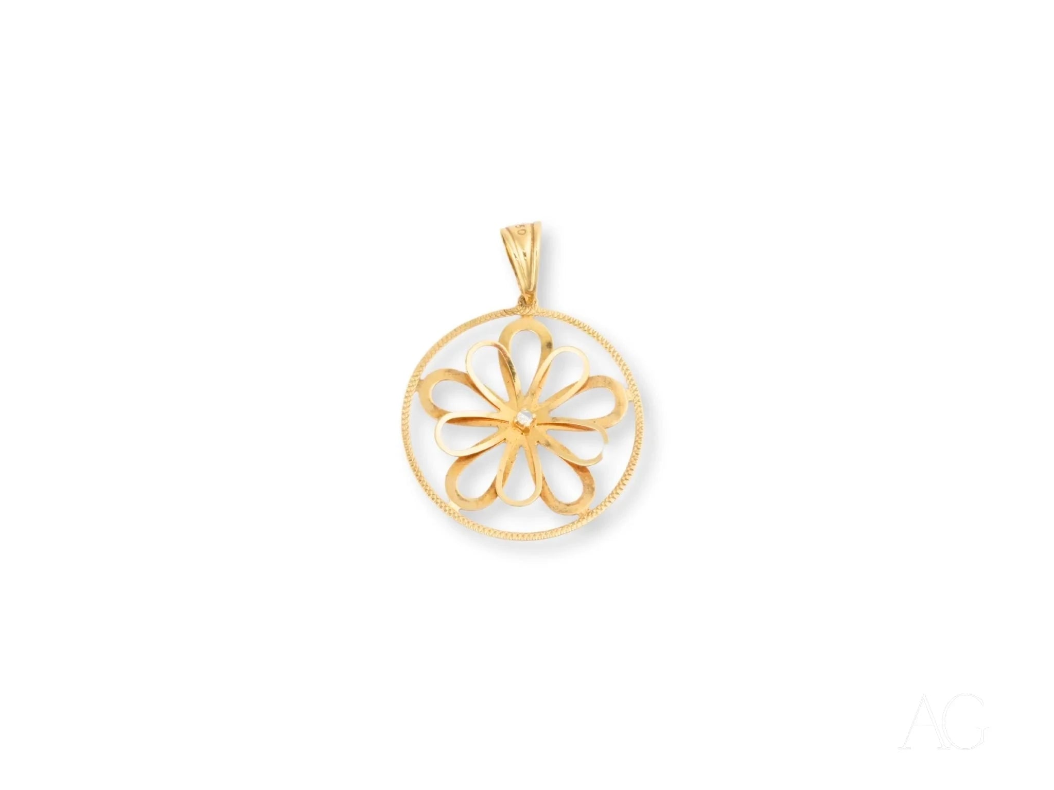 Blooming Grace Flower Pendant Necklace - Elegant Floral Jewelry for Women - Perfect for Weddings, Anniversaries & Special Occasions