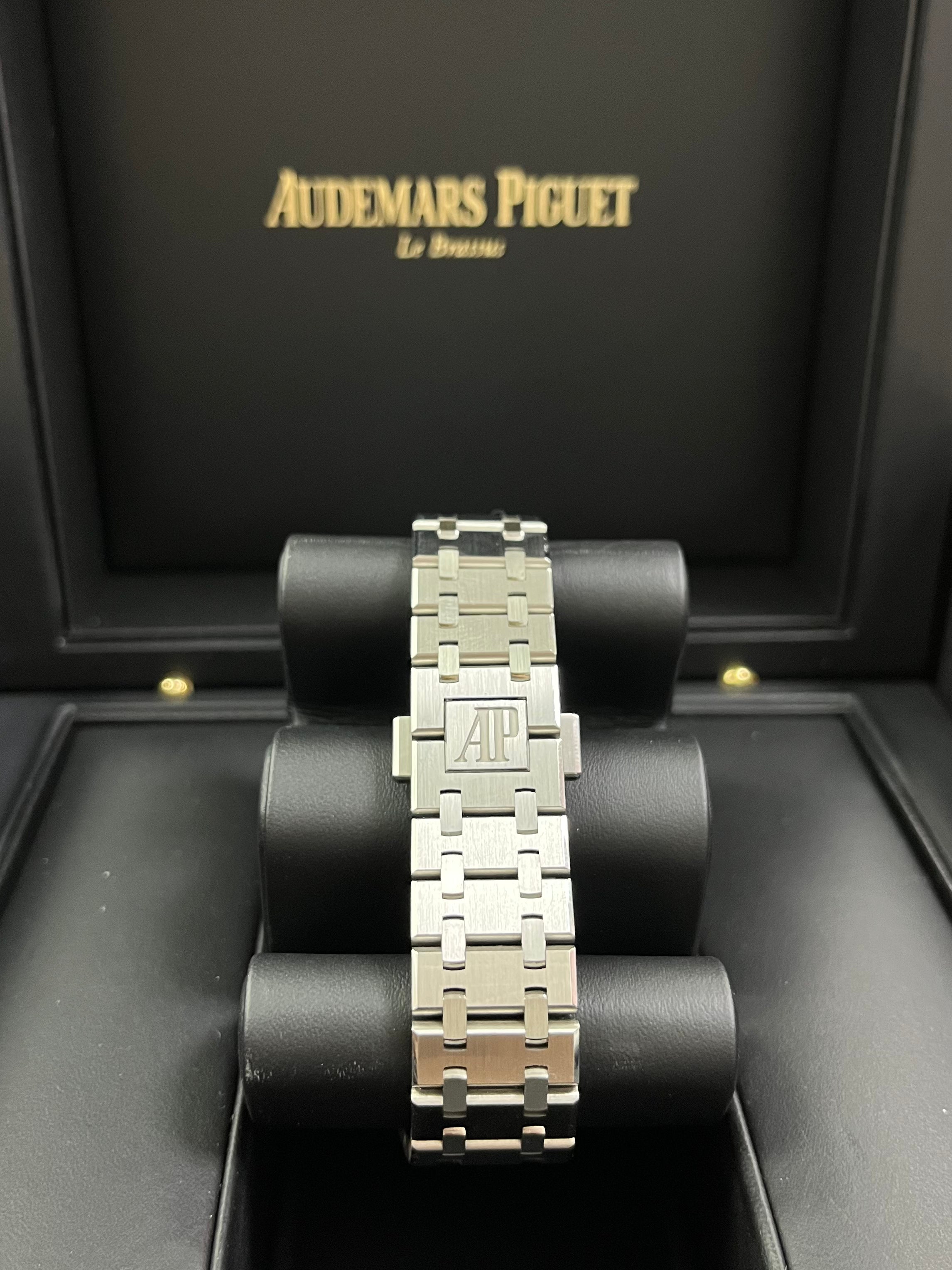 Audemars Piguet Royal Oak Selfwinding Stainless Steel Watch - Grey Dial with Silver Sub Dials (Ref# 26315ST.OO.1256ST.02) | Luxury Automatic Watch for Men, Business Meetings & Special Occasions