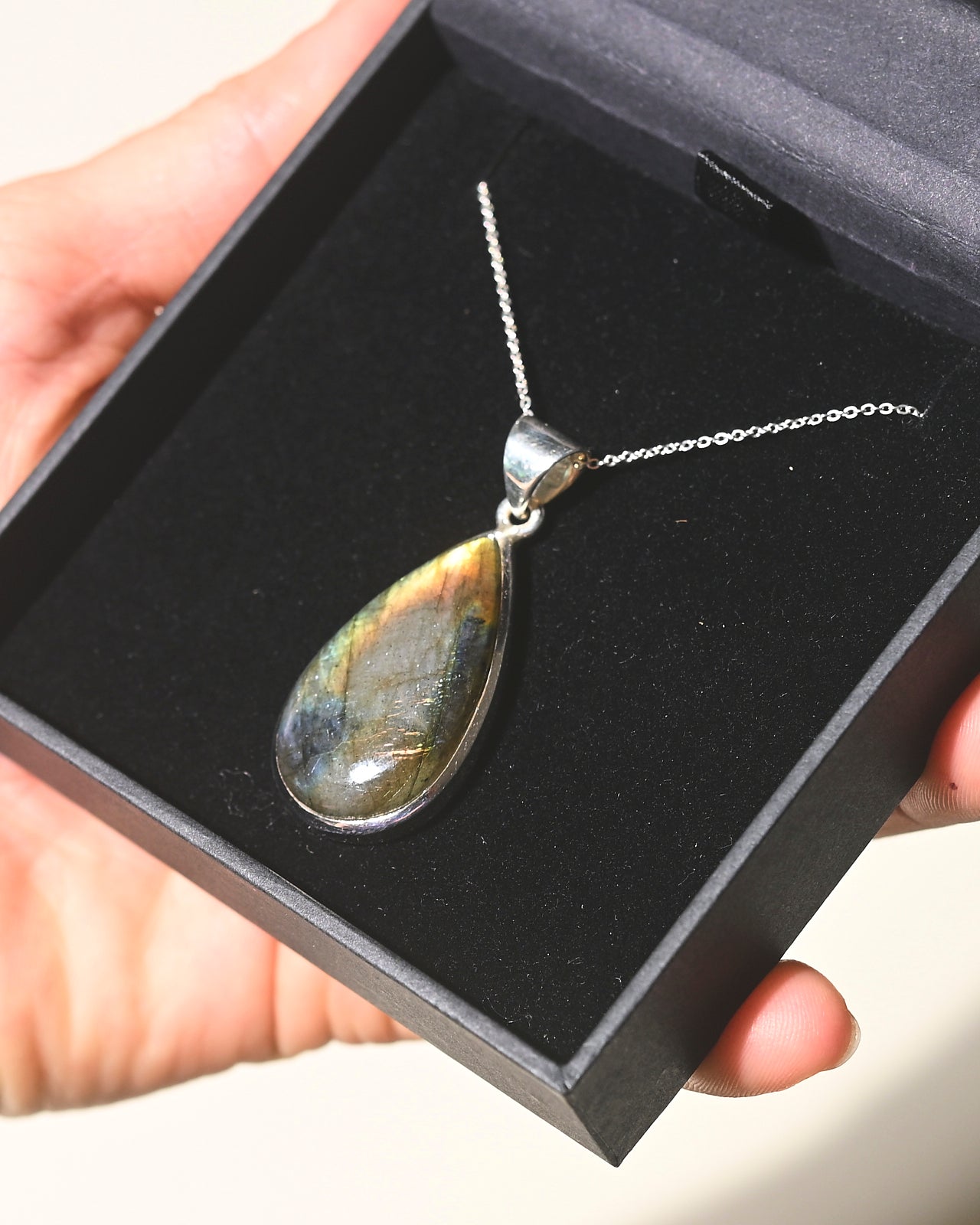 Natural Labradorite Gemstone Necklace for Women | Healing Crystal Pendant Jewelry for Spiritual Protection & Energy Balance | Perfect for Meditation, Yoga & Everyday Wear