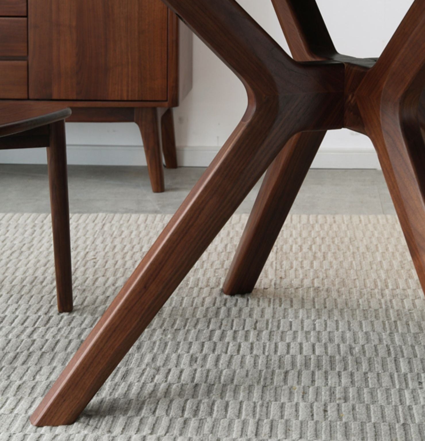 Premium Black Walnut Solid Wood Round Dining Table - 42 Inch Natural Wooden Kitchen Table for 4-6 People - Perfect for Family Dinners, Kitchen Islands & Dining Rooms