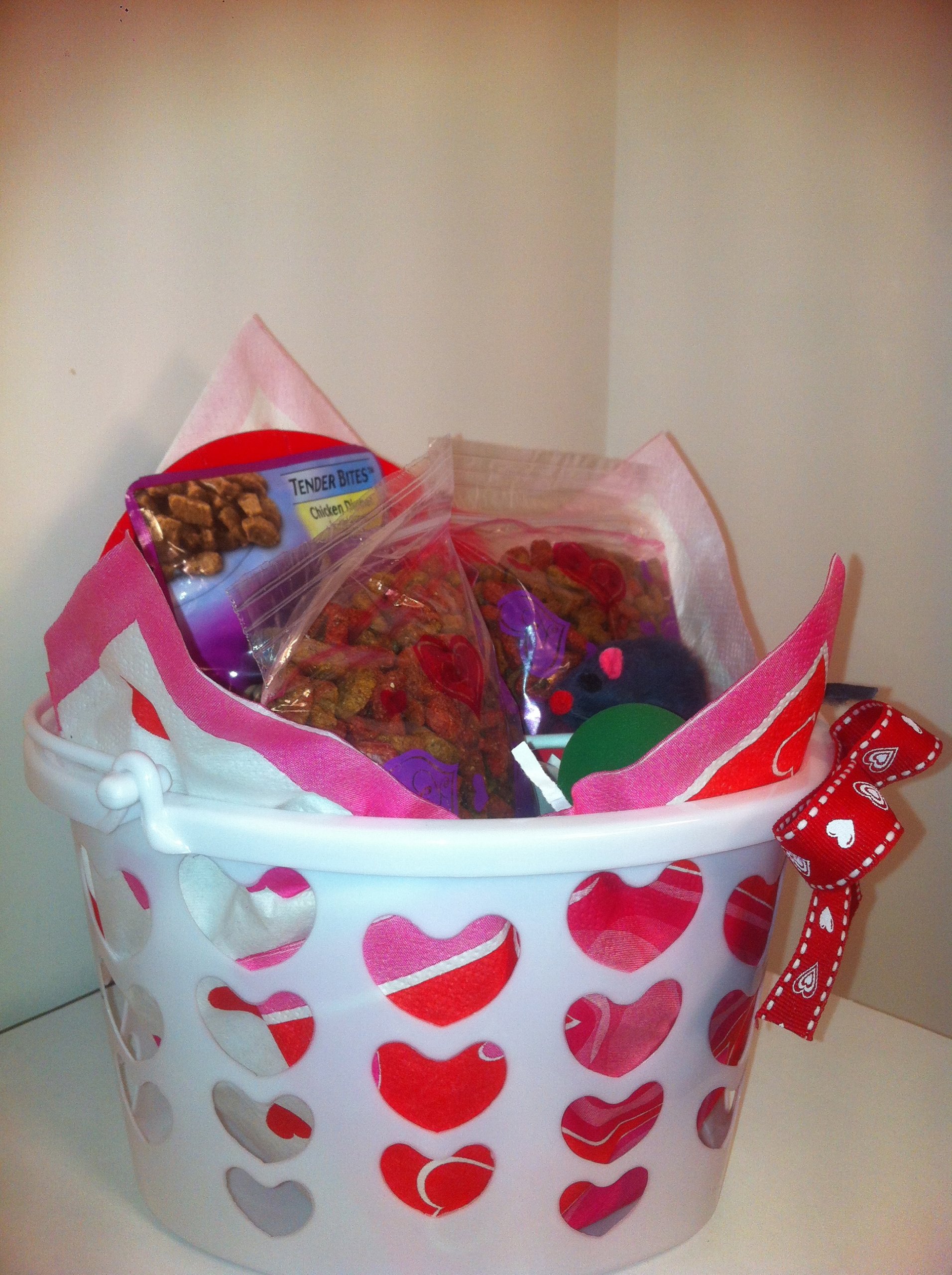 Valentine's Day Gift Basket for Cats - Premium Cat Treats, Toys & Accessories - Perfect for Valentine's Day Gifts, Cat Lovers & Pet Owners