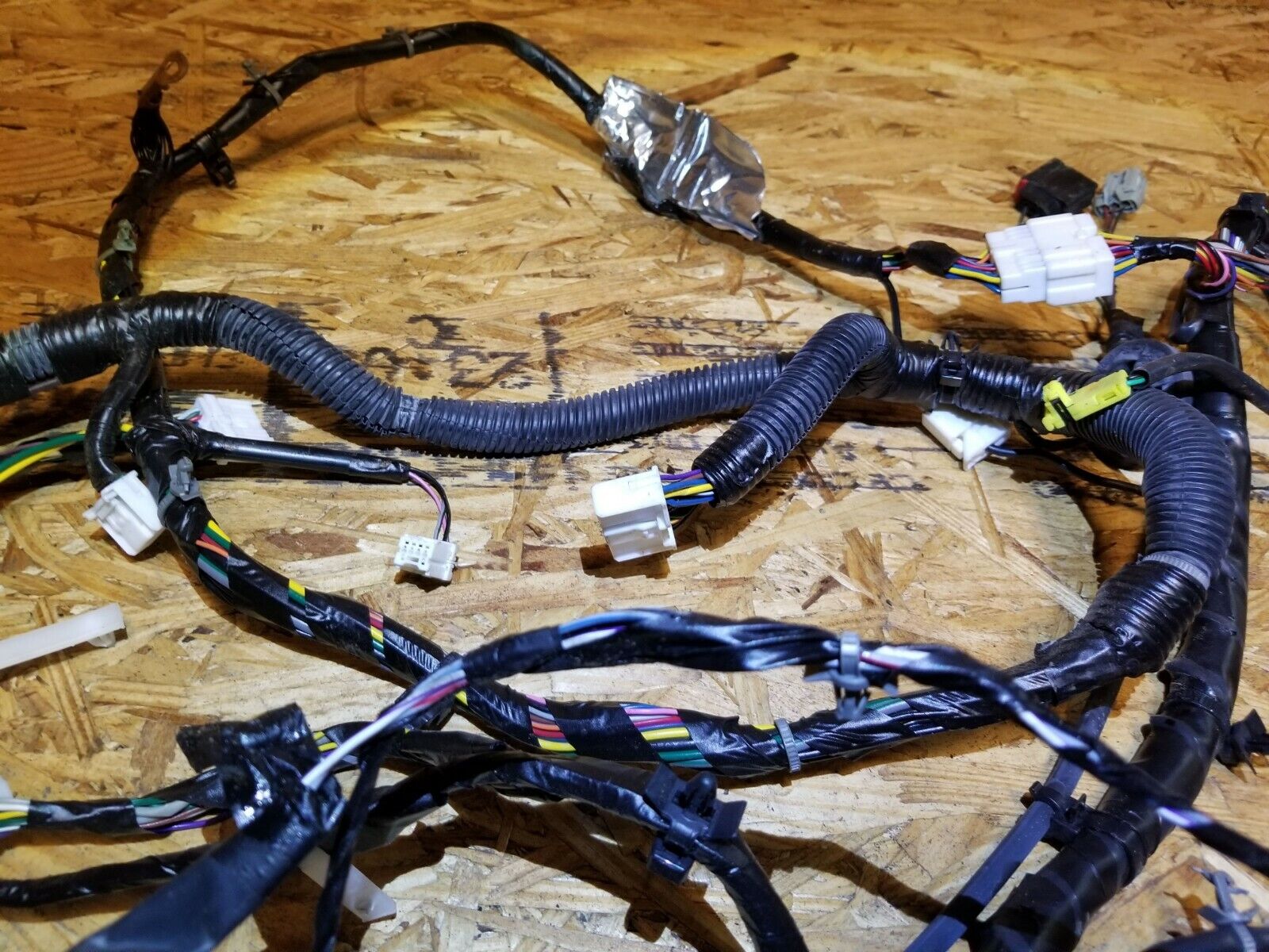 04 05 06 07 Infiniti QX56 Left Driver Side Interior Body Wire Harness OEM - Perfect for Electrical Repairs & DIY Car Maintenance