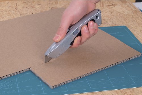 Retractable Blade Utility Knife - Heavy Duty Trapezium Blade for Cutting Boxes, Carpentry & DIY Projects | Sharp & Durable Craft Knife