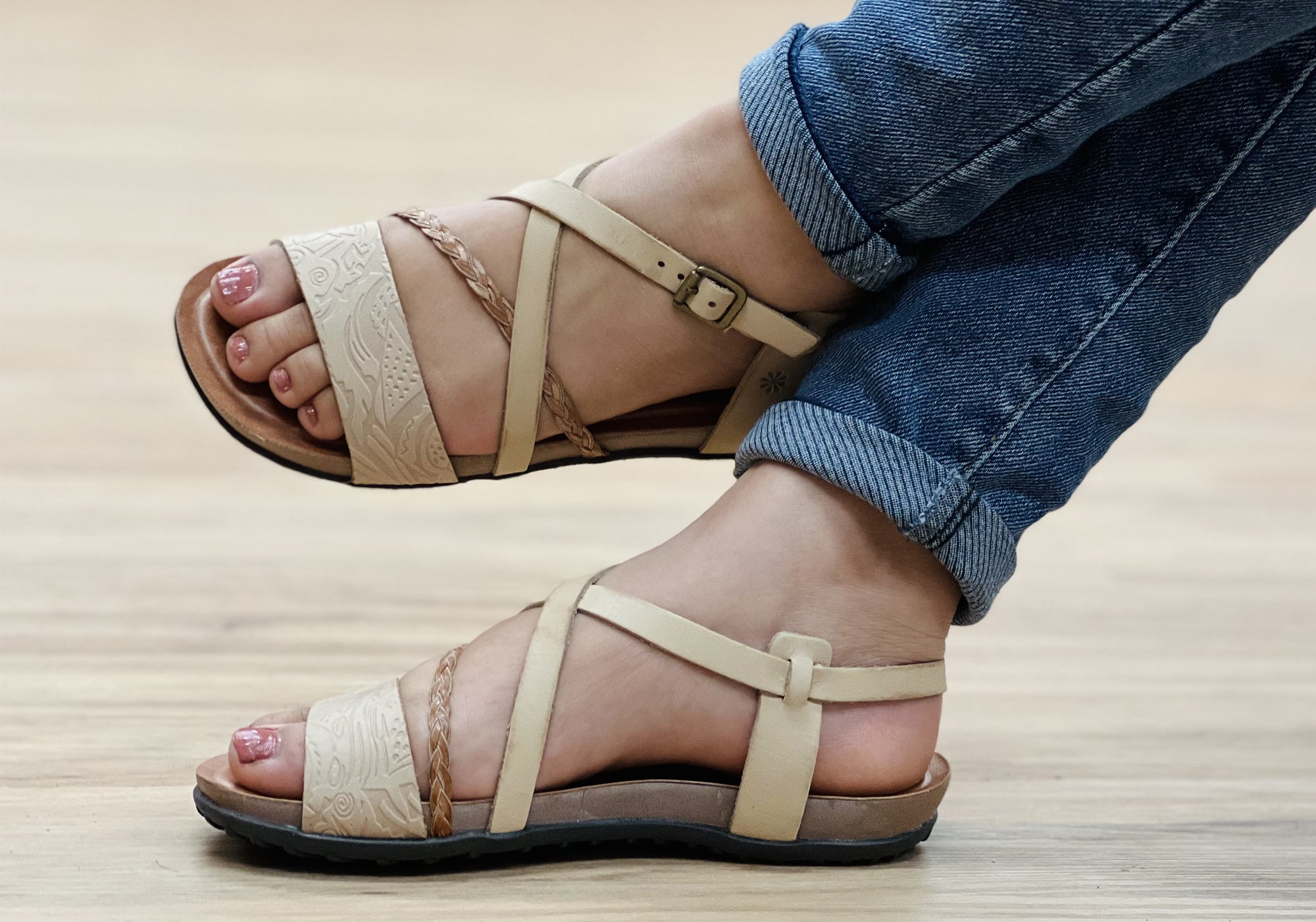 Laurina Women's Comfortable Leather Sandals - Handmade in Brazil - Casual Summer Walking Shoes for Beach, Travel & Everyday Wear