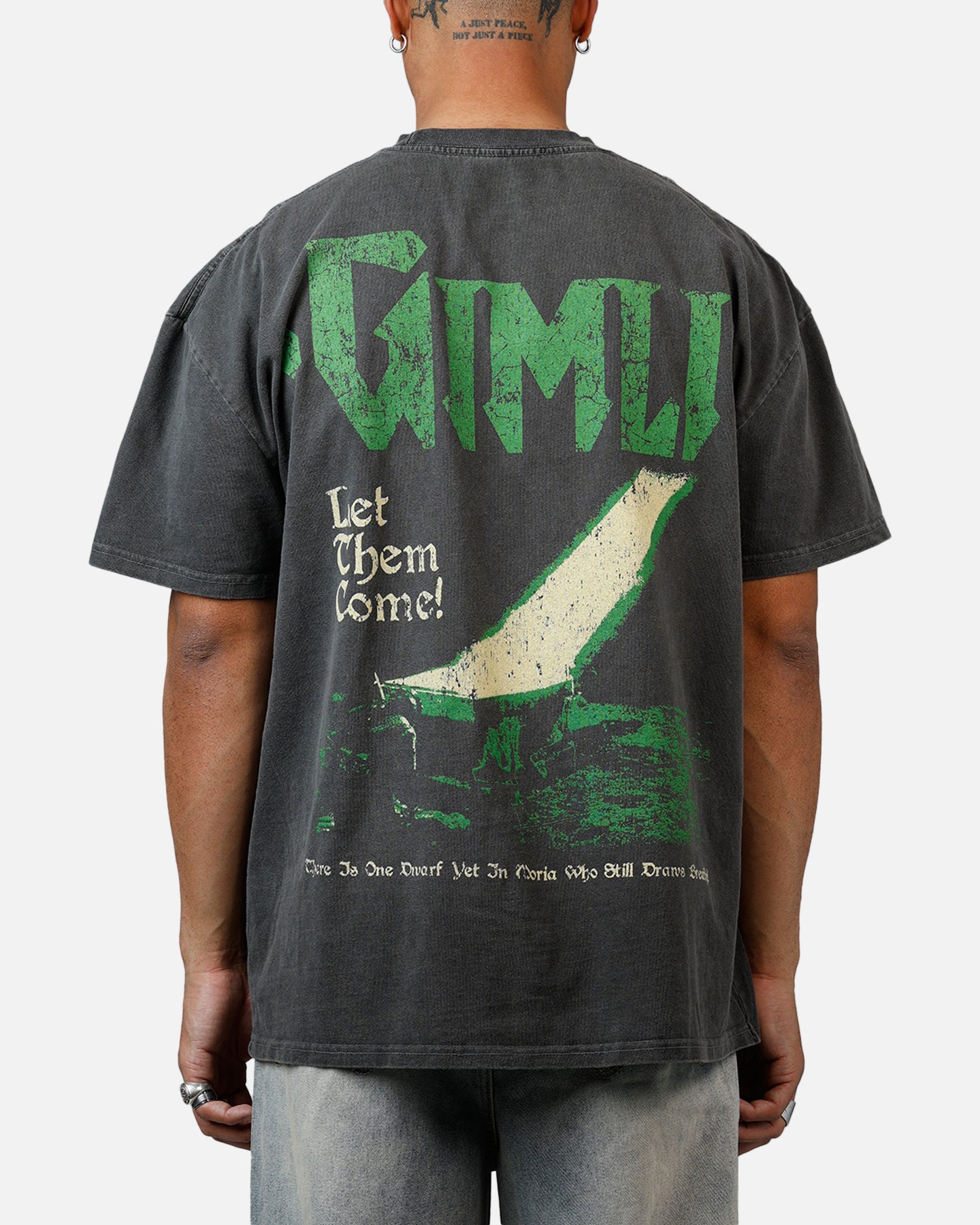 Lord of the Rings Gimli Toss Heavyweight T-Shirt - Vintage Black Wash Cotton Tee - Perfect for Cosplay, Movie Nights & Fantasy Fans