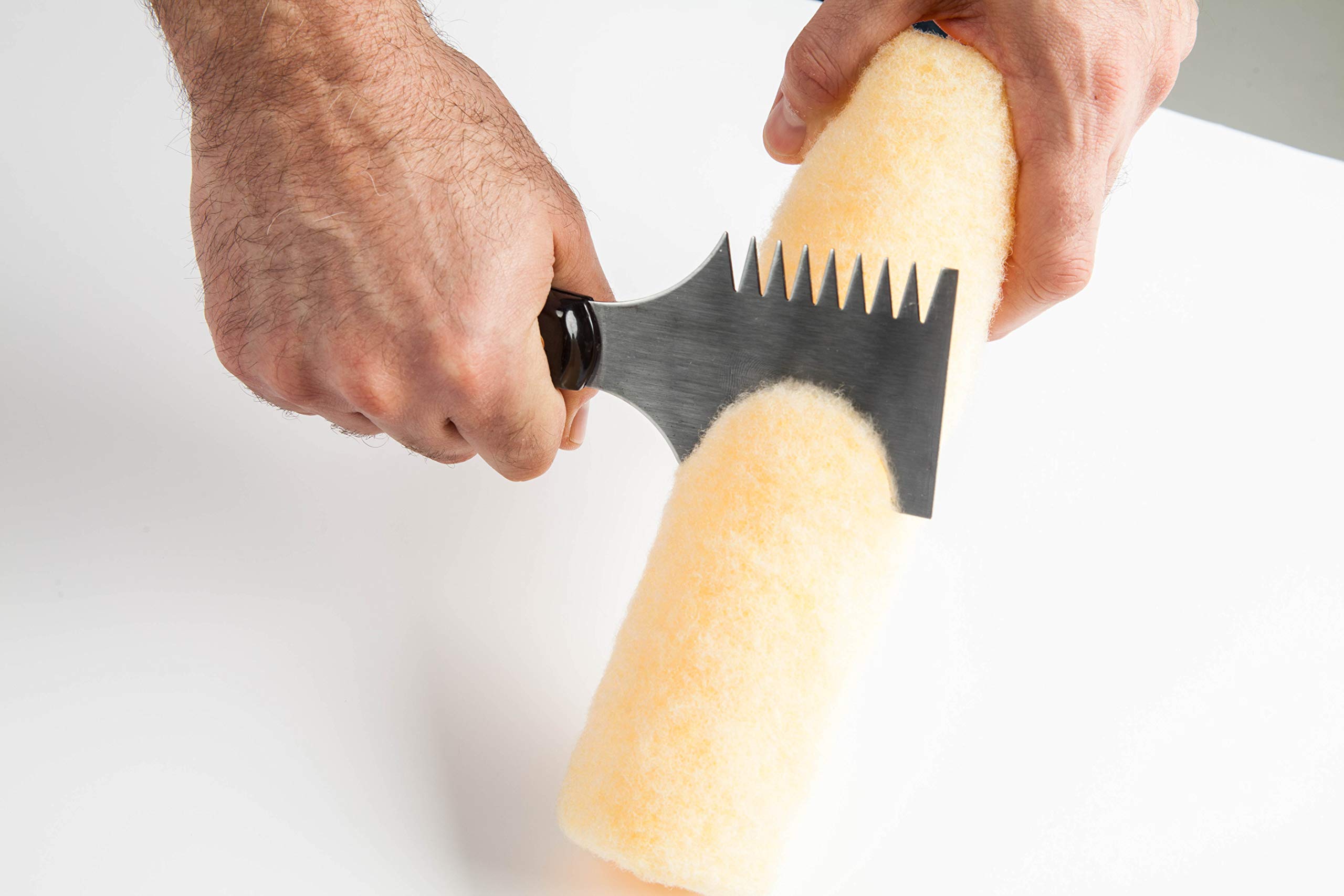 Red Devil 4260 Paint Brush and Roller Cleaner - 2.5 Inch Gray Tool for Professional Painters & DIY Home Improvement Projects - Perfect for Cleaning Oil & Latex Paint from Brushes After Painting Walls, Furniture & Crafts