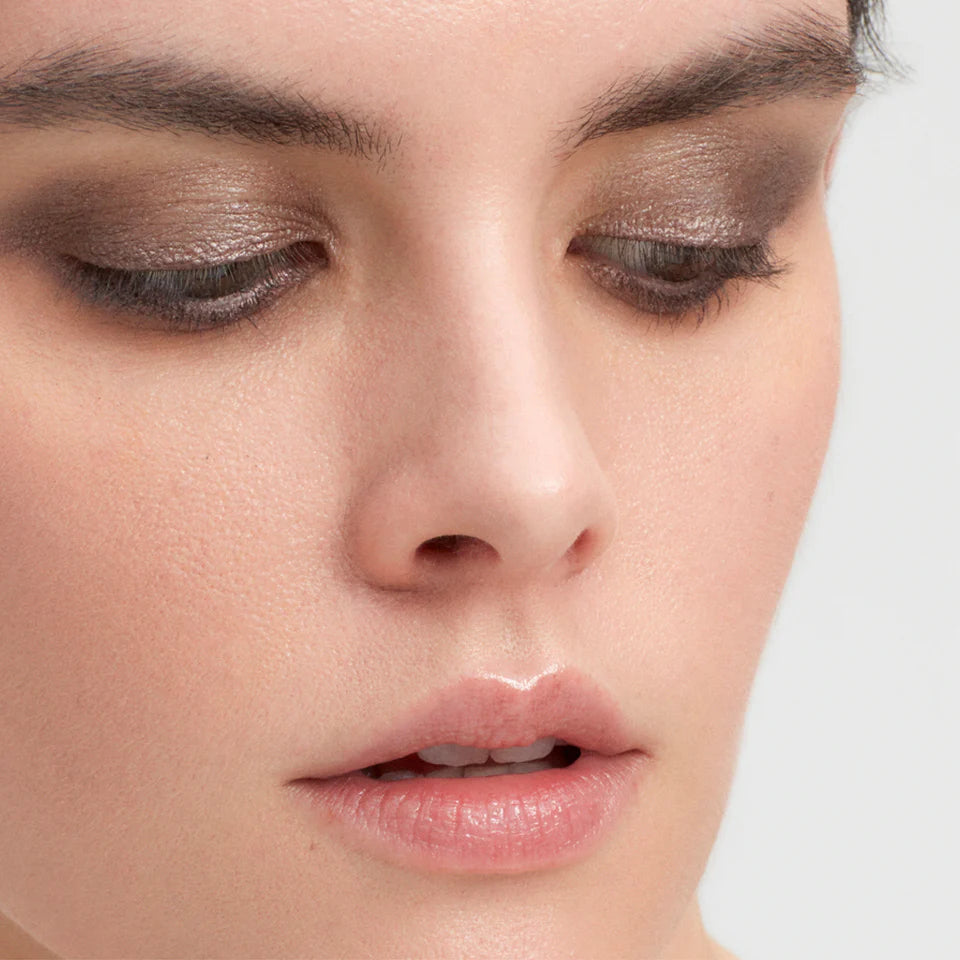 Long-Lasting Victoria Beckham Beauty EyeWear™ Cream Eyeshadow Stick - Smudge Proof & Waterproof for Day to Night Makeup Looks