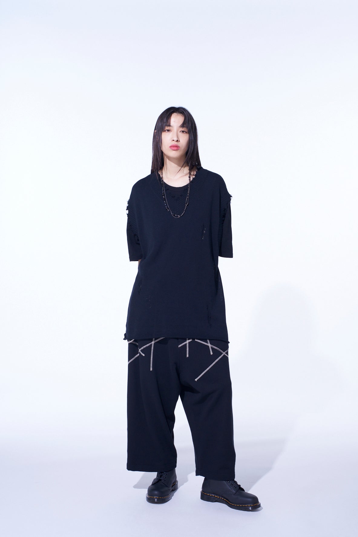 Compact Twist 10g Damaged Knitted Vest - Lightweight Layering Piece for Women | Perfect for Casual Outfits, Layering Under Jackets, and Stylish Streetwear Looks