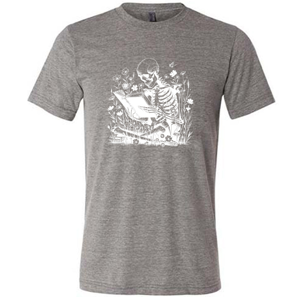 Skeleton Print Reading Shirt - Unisex Graphic Novelty T-Shirt for Book Lovers & Halloween Costume