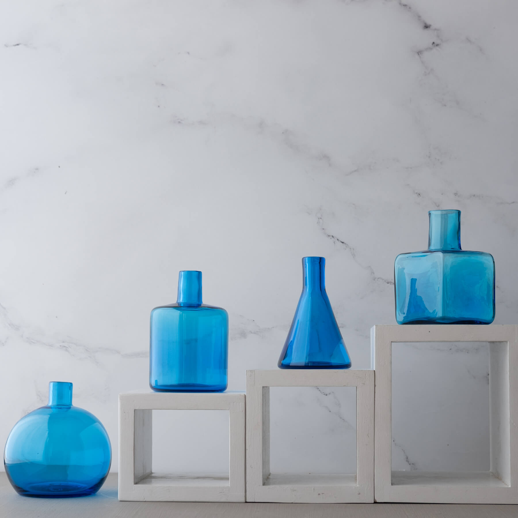 1223 Beaker Bud Vase - Turquoise Glass Flower Vase for Home Decor, Wedding Centerpieces & Tabletop Arrangements