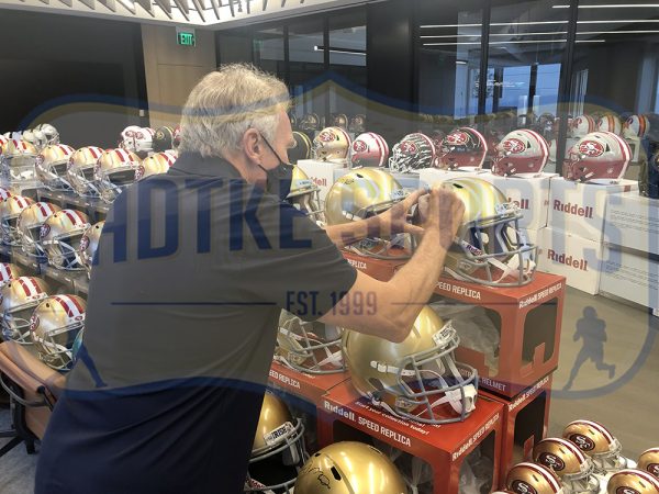 Joe Montana Autographed Notre Dame Fighting Irish Full-Size NCAA Football Helmet - Collectible Memorabilia for Fans & Sports Enthusiasts - Perfect for Man Cave, Game Room, or Gift for Football Lovers