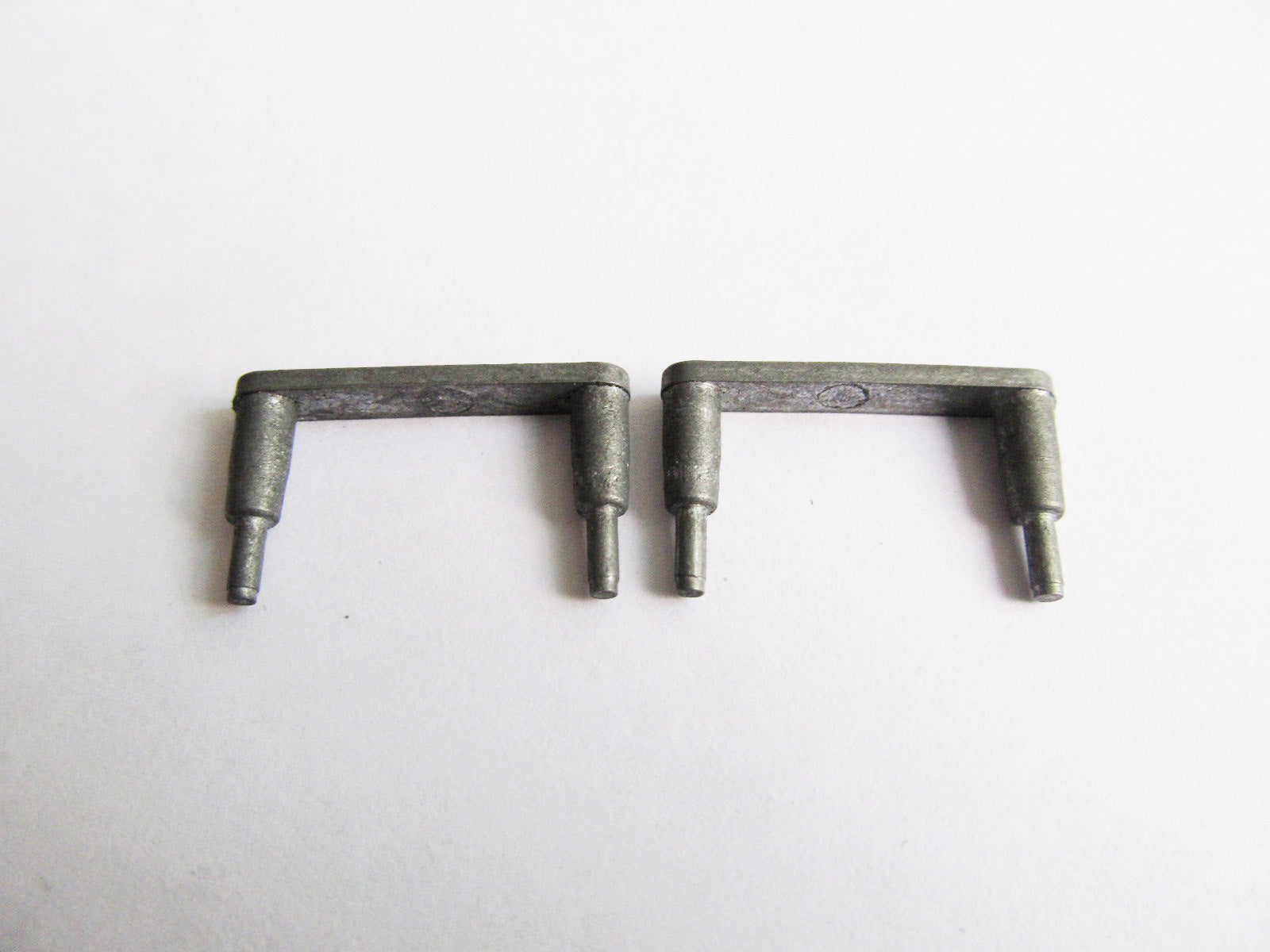 1/16 Scale Metal Loader Hatch Handrail & Barrel Mount for German Tiger I RC Tank - Black Tow Cable Accessory | Compatible with Radio Controlled RTR Models | Battlefield Scenes & Tank Display Enhancement