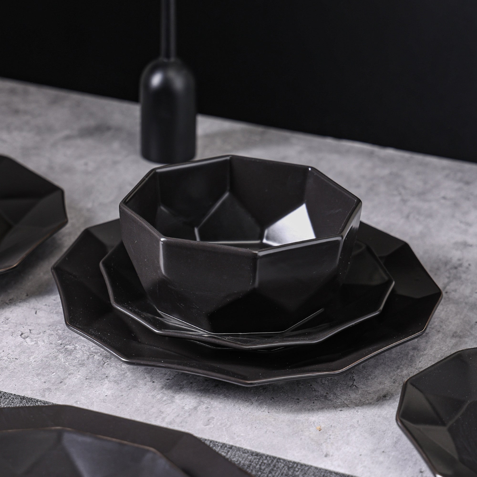 Premium Jamie Porcelain Dinnerware Set - Elegant Black 12-Piece Tableware for Formal Dining, Dinner Parties & Home Decor