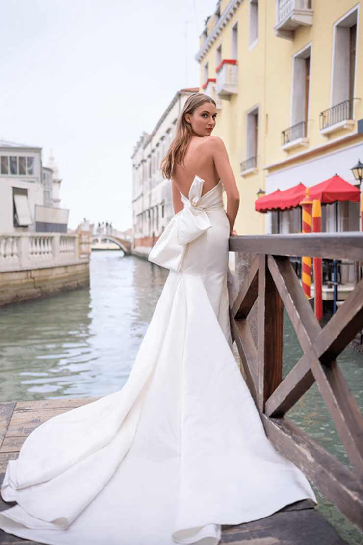 Bliss by Monique Lhuillier BL19201 Wedding Dress - Size 4 for Bridal Gowns, Bridal Shower & Formal Occasions