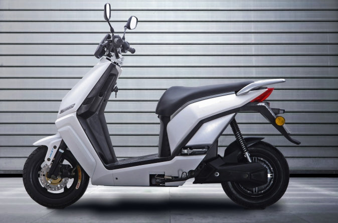 Lifan E3 1200W Electric Scooter with Bosch Motor | 60V Lithium Battery | High-Speed Commuter Scooter for Adults | Perfect for Urban Travel & Short Commutes