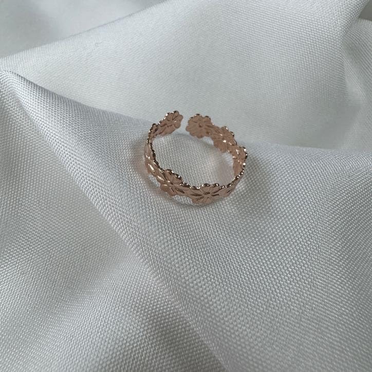 Rose Gold Dipped Sterling Silver Daisy Toe Ring - Elegant Floral Foot Jewelry for Beach, Summer & Boho Fashion
