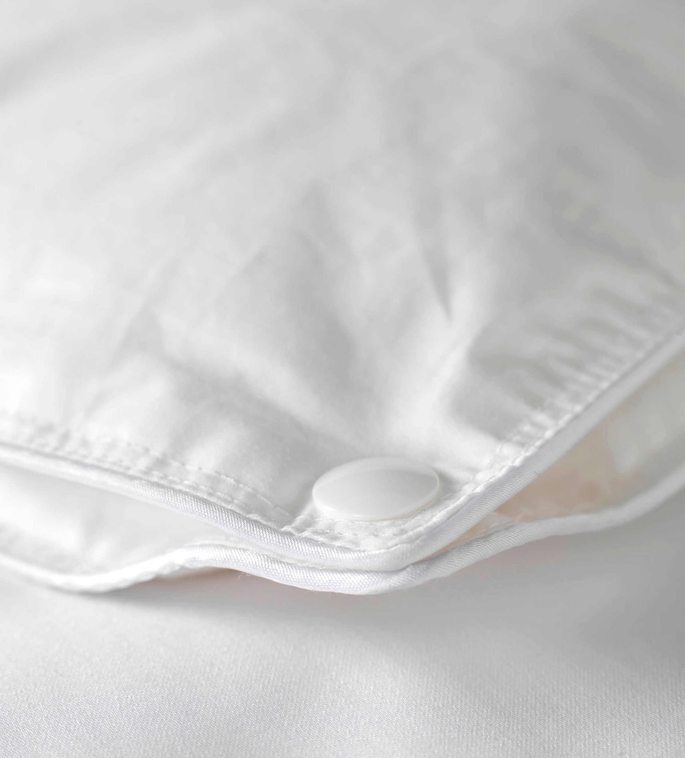 Premium 100% Hungarian Goose Down Duvet - Super King Size for Ultimate Comfort | Perfect for Cold Nights & Luxurious Bedroom Decor
