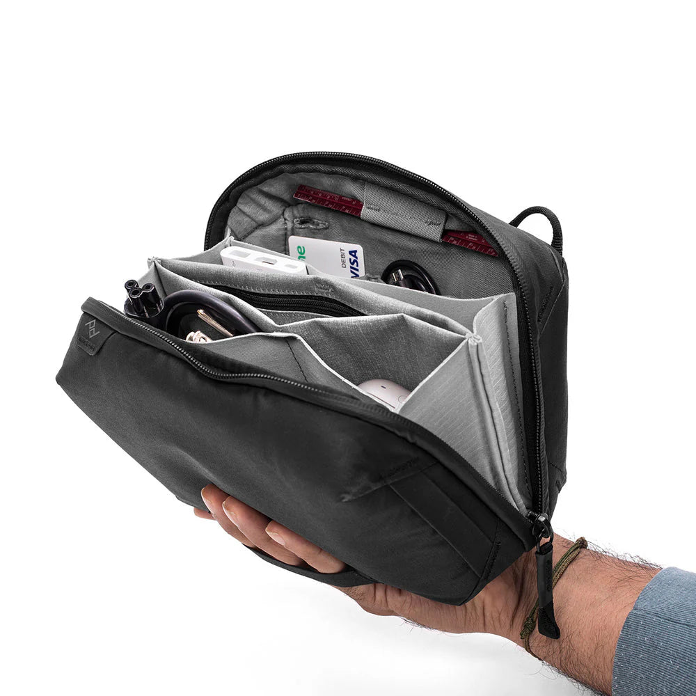 Peak Design Tech Pouch Small - Compact Organizer for Electronics & Travel Accessories - Perfect for Cameras, Cables & Gadgets on the Go