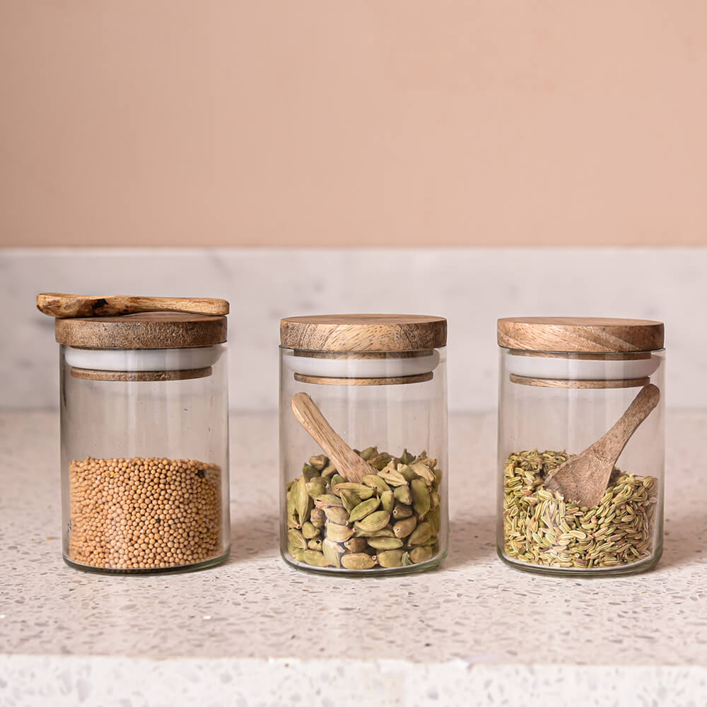 Clear Izaan Spice Jars Set of 3 - Airtight Glass Containers for Kitchen Storage, Perfect for Organizing Spices, Herbs, and Seasonings - Ideal for Cooking, Baking, and Meal Prep