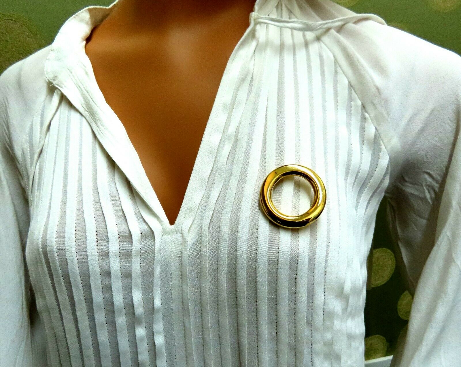 14K Gold High Shine Circular Pin - Elegant Brooch for Women's Blazers, Scarves & Hats - Perfect for Weddings, Parties & Office Wear