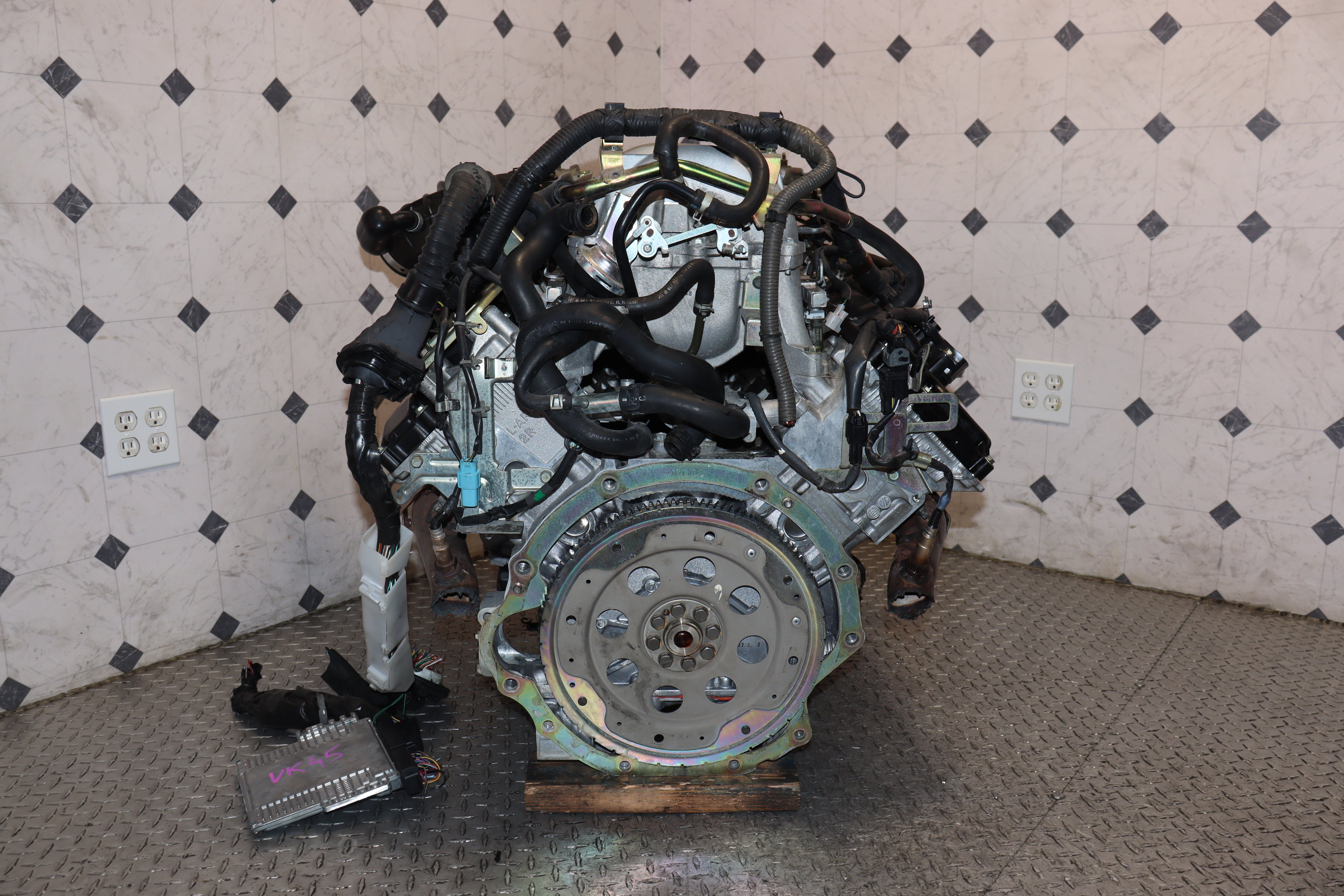 JDM Infiniti FX45 M45 4.5L V8 VK45DE Engine (2006-2010) - Replacement Engine for Infiniti FX45 & M45 Models - Perfect for Performance Upgrades & Engine Replacement Projects