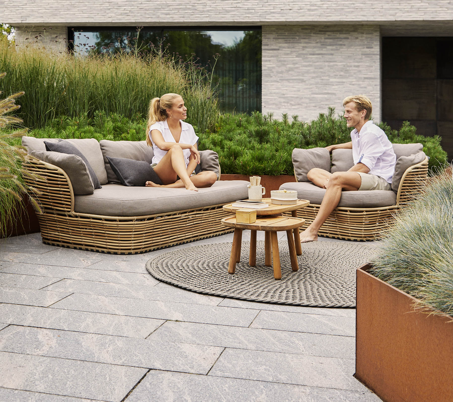 2-Seater Outdoor Wicker Sofa Set - Patio, Garden, or Poolside Relaxation - Weather-Resistant Rattan Furniture for Backyard & Deck
