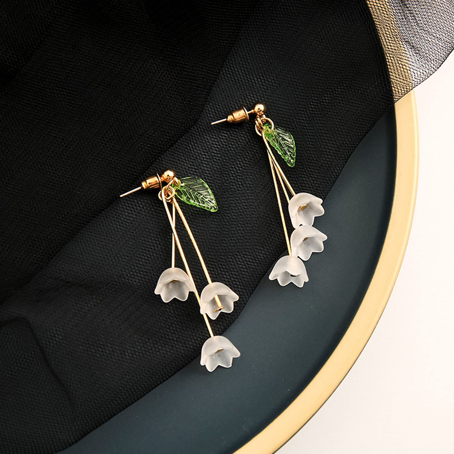 Trendy Lily Flower Dangle Earrings for Women - Elegant Tassel Petal Long Drop Earrings - Perfect for Parties, Weddings & Everyday Wear