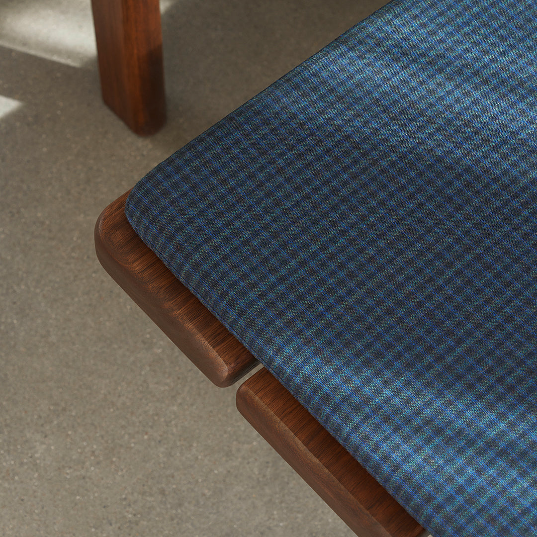 BM0699 Asserbo Bench Cushion - Waterproof Outdoor Seat Pad with Ties, Comfortable Patio Furniture Cushion for Garden, Deck, and Porch Use