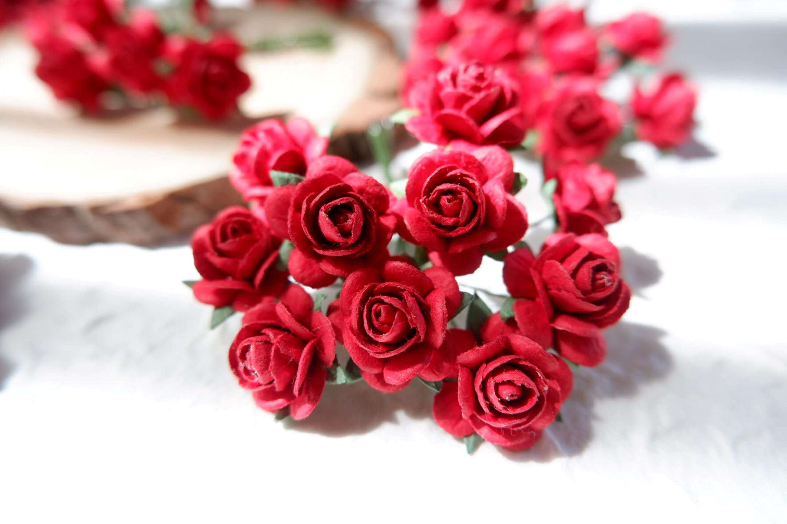 100 Pcs Mini Red Paper Roses - 18mm Mulberry Paper Flowers for Scrapbooking, Wedding Cards, DIY Crafts & Home Decor - Perfect for Gift Wrapping, Party Decorations & Floral Arrangements
