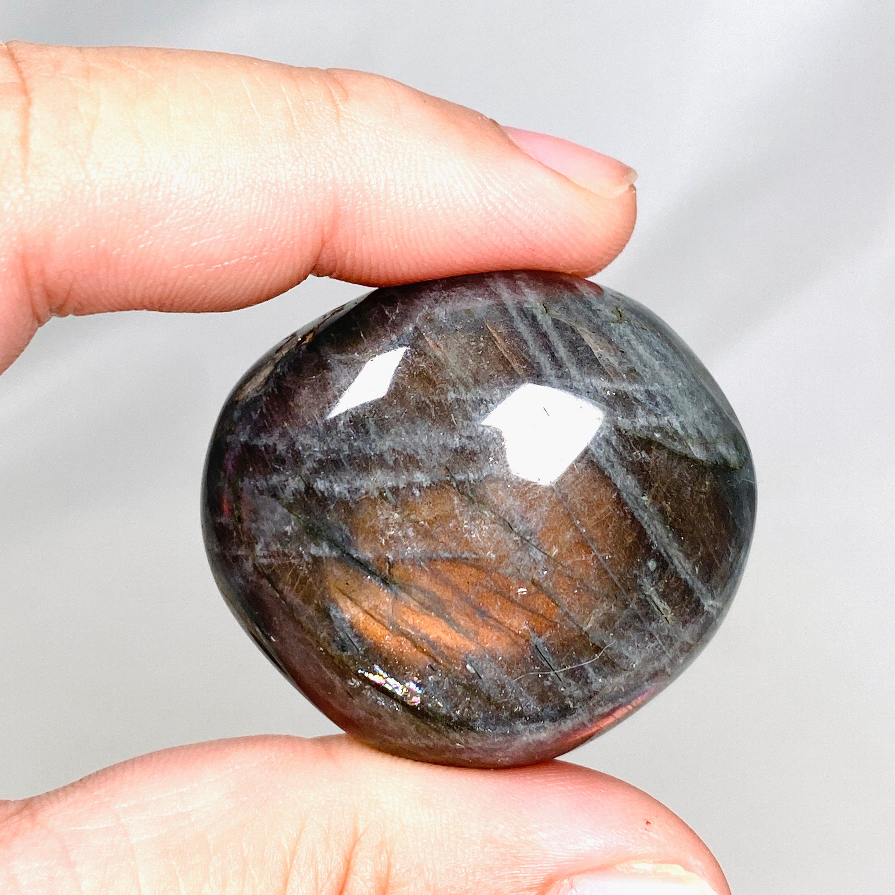 Natural Purple Labradorite Palm Stone - High Grade Healing Crystal for Meditation, Stress Relief & Energy Balancing - Perfect for Reiki, Yoga & Spiritual Practices