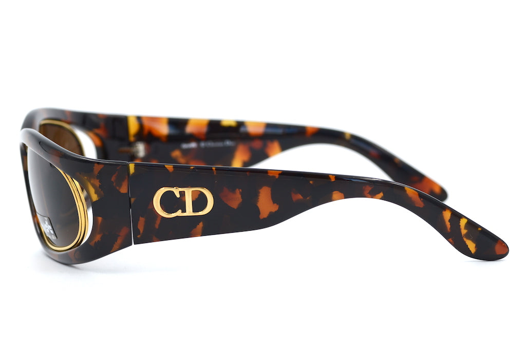 Christian Dior 2040 11H Sunglasses - Luxury Designer Shades for Women & Men - UV Protection & Fashion Statement - Perfect for Beach, Driving & Outdoor Activities
