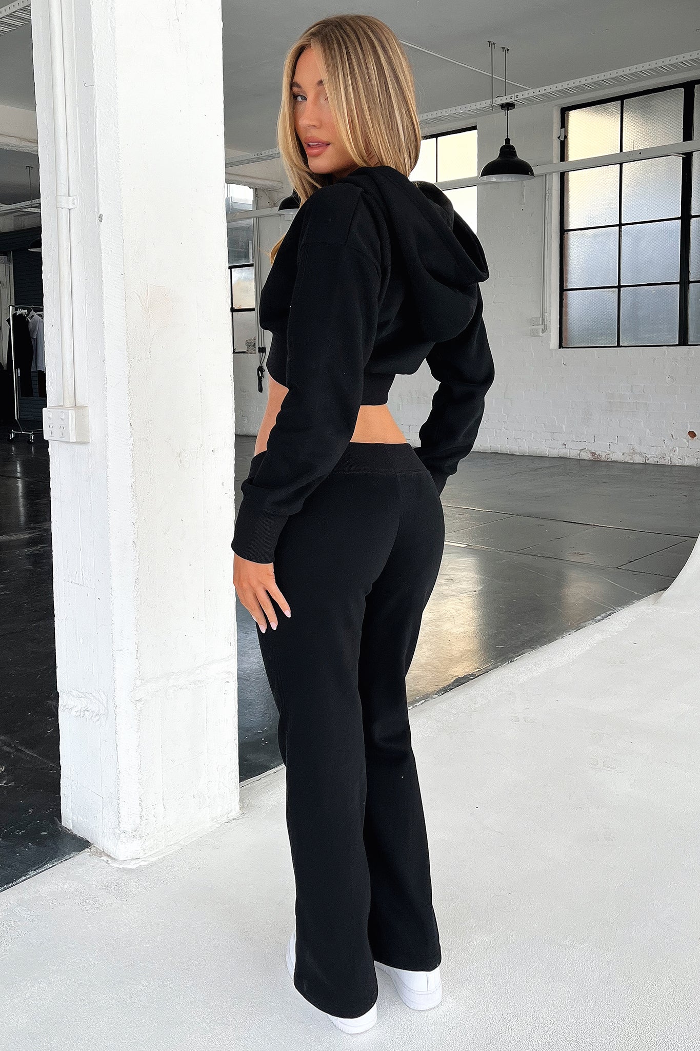 Kaztek Women's Cropped Jacket - Stylish Black Outerwear for Casual & Streetwear Fashion | Perfect for Fall & Spring Layering