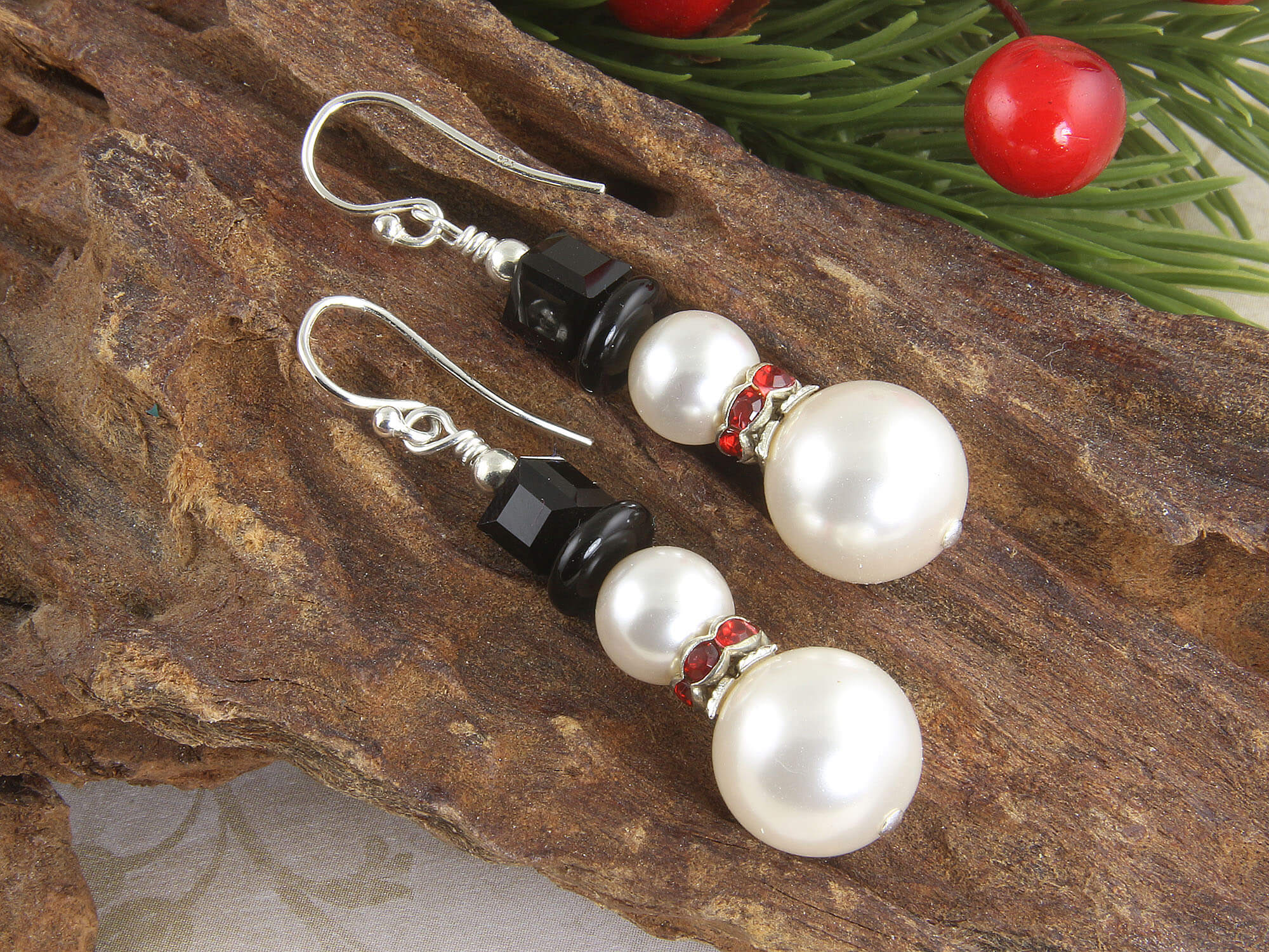 Snowman Christmas Pearl Earrings for Women - Festive Holiday Jewelry Gift - Perfect for Parties, Gift Exchanges & Winter Celebrations