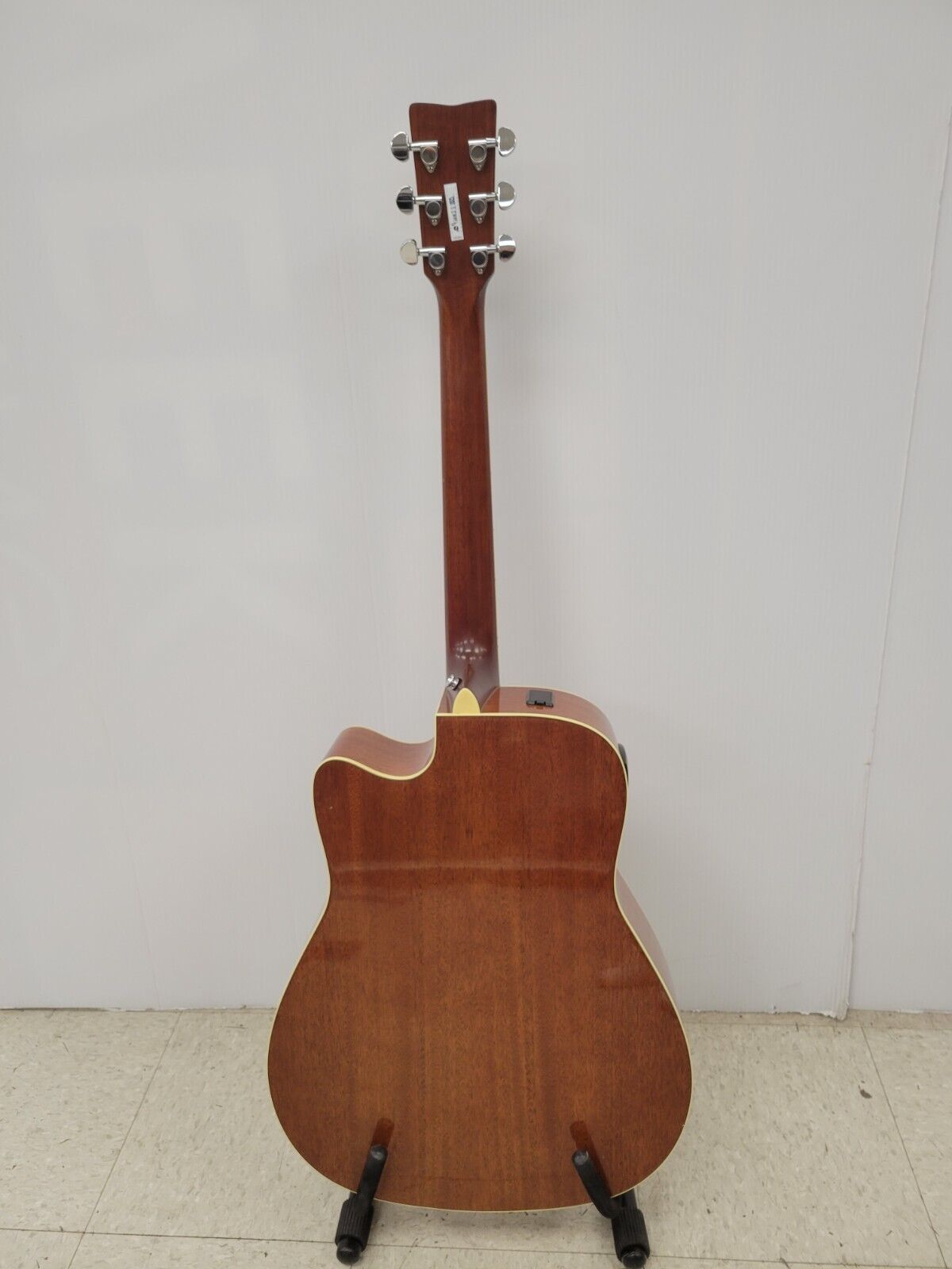 Yamaha FGX820C Acoustic Electric Guitar with Cutaway - Natural Finish for Stage Performance & Home Practice