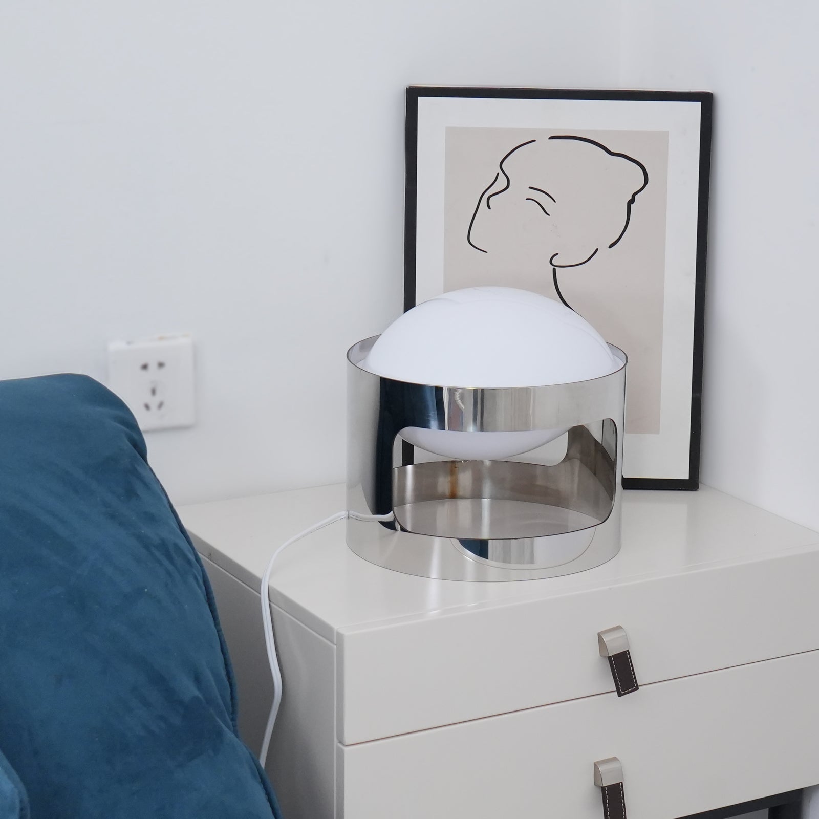 KD27 Modern Table Lamp - Stylish LED Nightstand Lamp for Bedroom, Living Room & Office - Soft Warm White Light, Touch Control, Energy Efficient