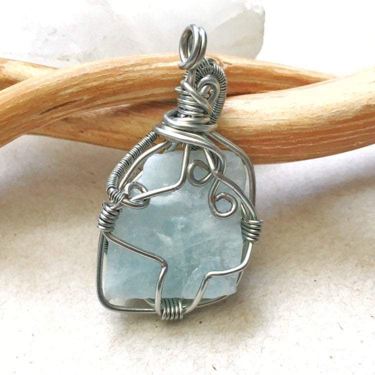 Natural Raw Blue Aquamarine Crystal Necklace Pendant - Healing Stone Jewelry for Women, Spiritual Gift for Meditation & Energy Balancing