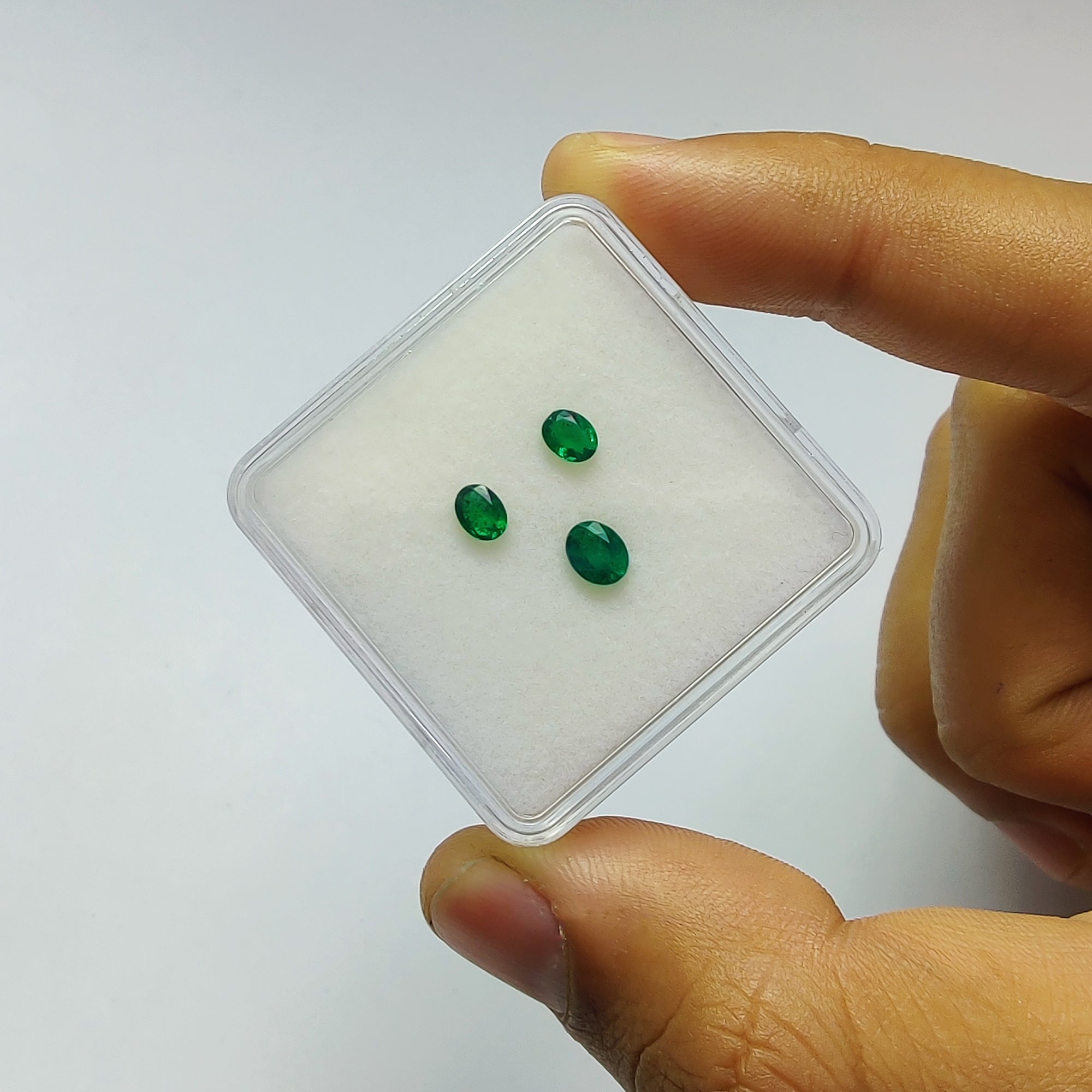 Natural Untreated Green Emerald Gemstone Set - 0.80cts Oval Cut (4.5*3.5mm & 5*4mm, 3pcs) | Jewelry Making, Engagement Rings & Gift Giving