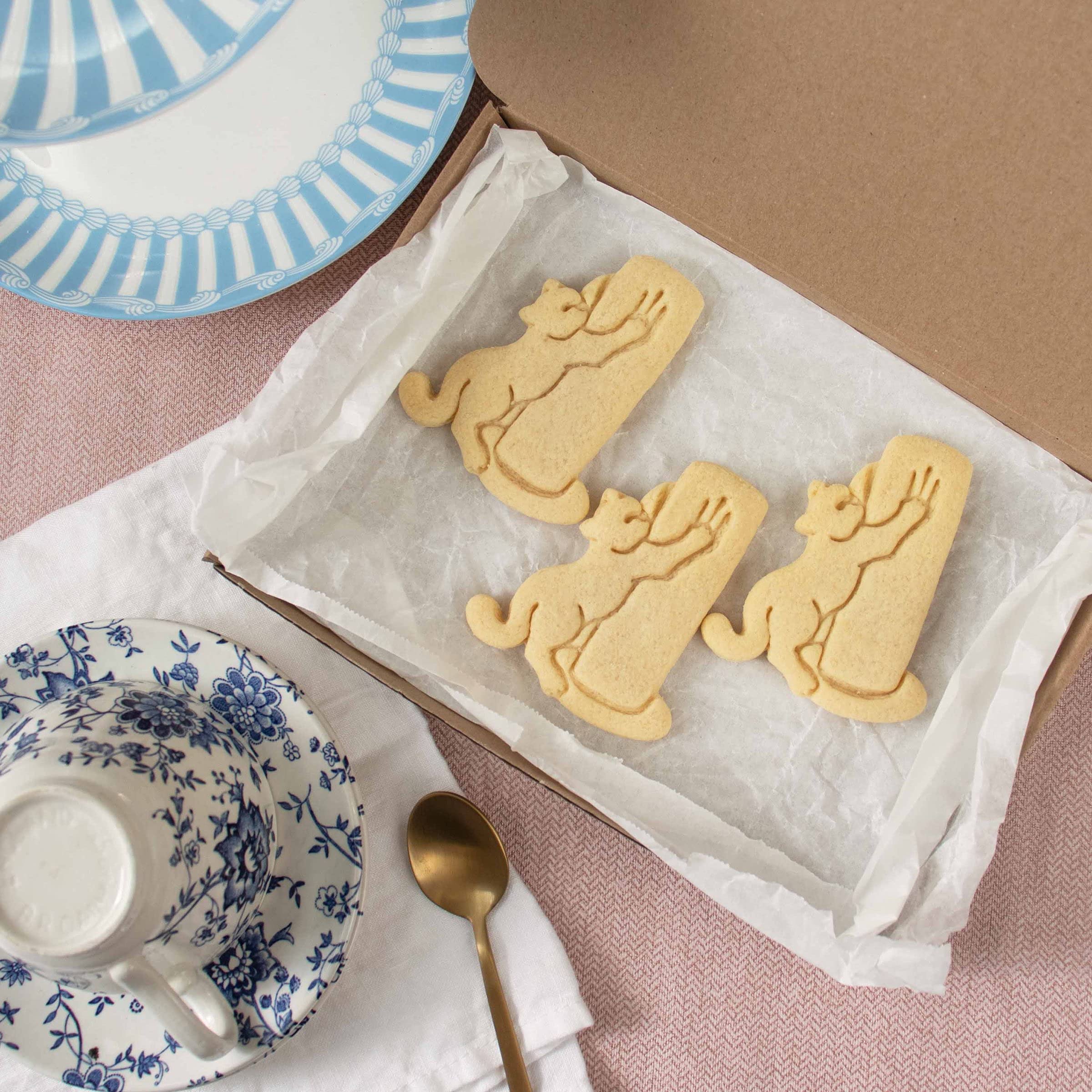 Kitty Scratch Cookie Cutter - 1 Piece Stainless Steel Cat Paw Design for Baking | Perfect for Cat-Themed Cookies, Cupcakes & DIY Pet Treats