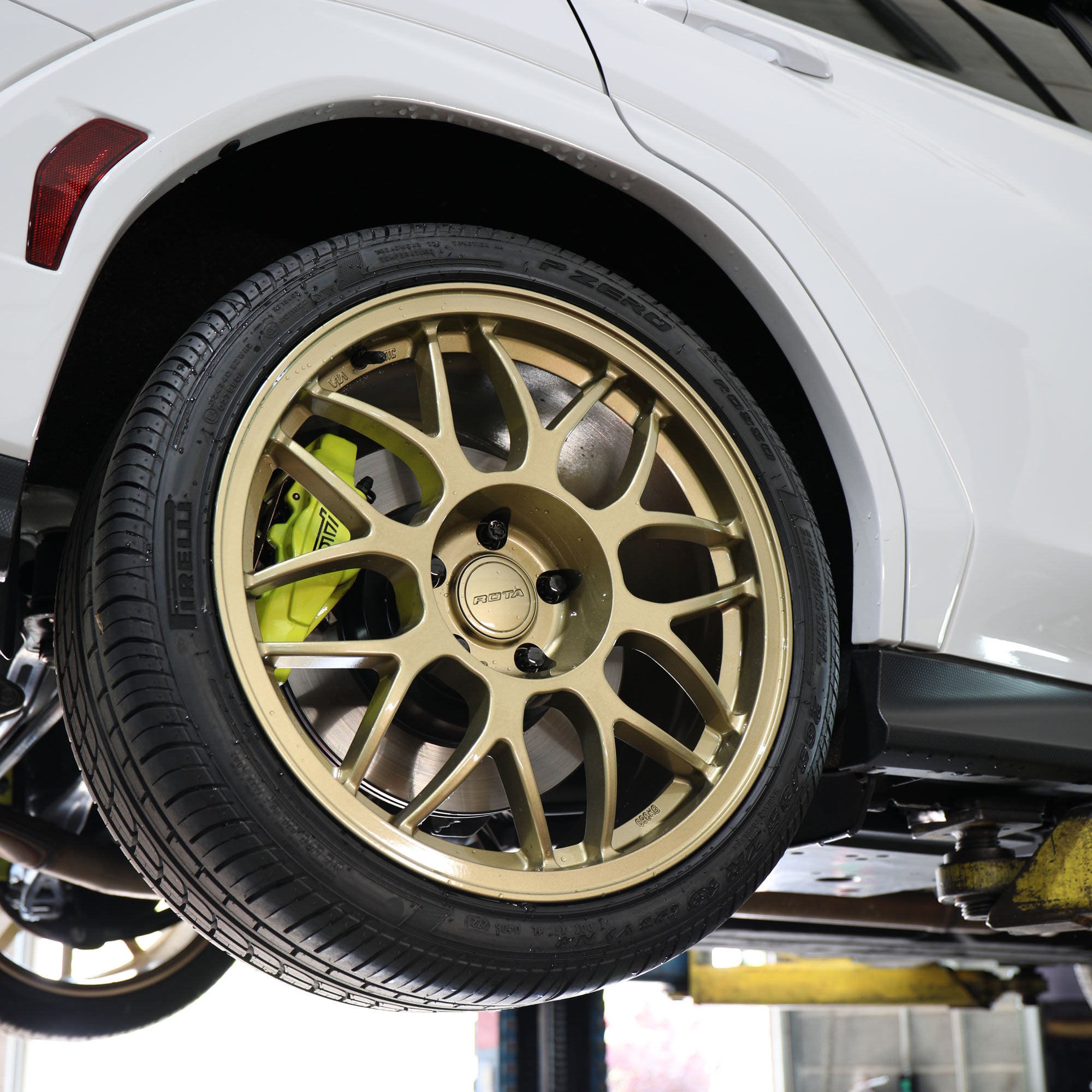 Rota Dragonfly 18x9.5 +40 5x114 Wheels - Lightweight Alloy Rims for Performance Cars & Tuners - Perfect for Street Racing, Track Days & Custom Builds