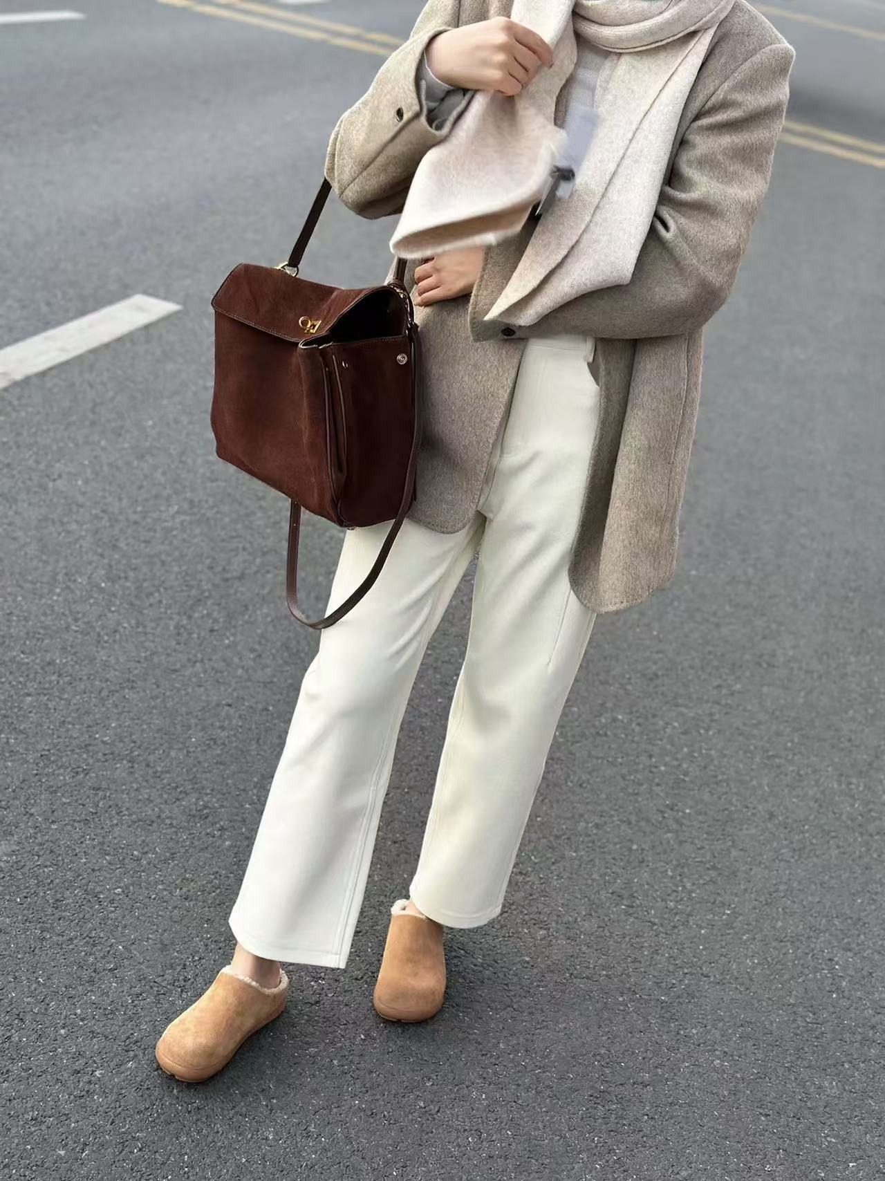 Premium Genuine Leather Shoulder Bag for Women - Fashionable Crossbody Purse with Adjustable Strap - Perfect for Work, Travel & Everyday Use